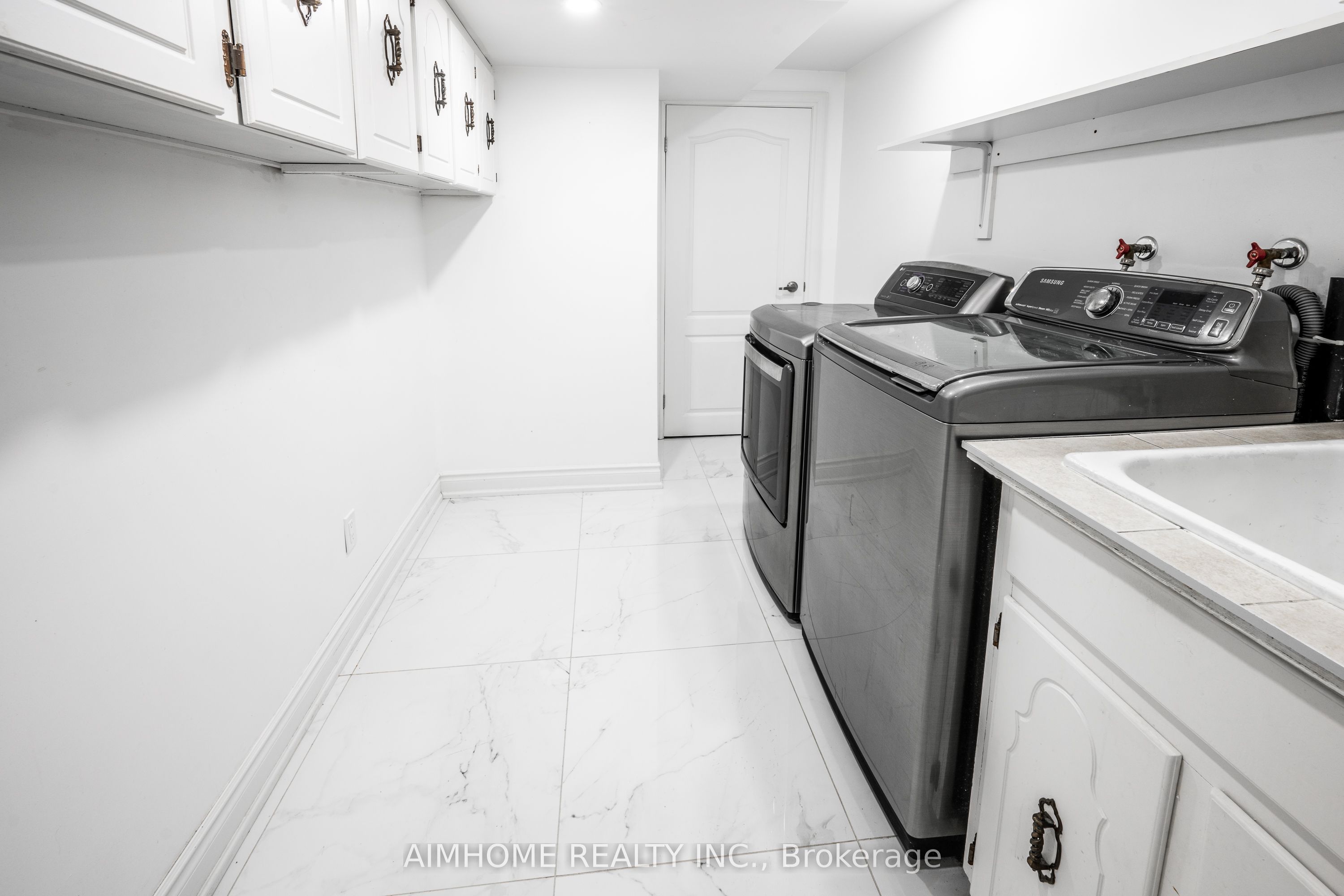 9 Jill Court Property Photo 15