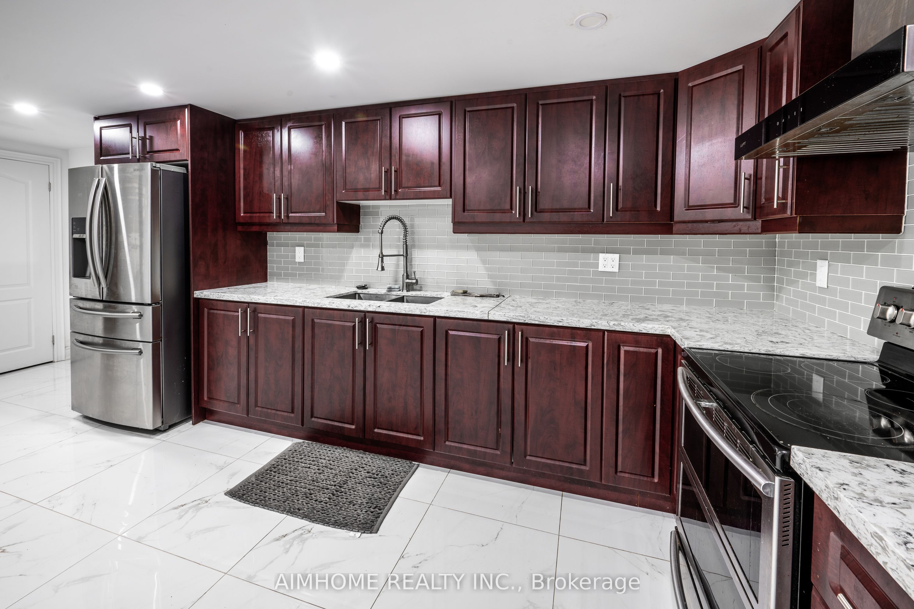 9 Jill Court Property Photo 17