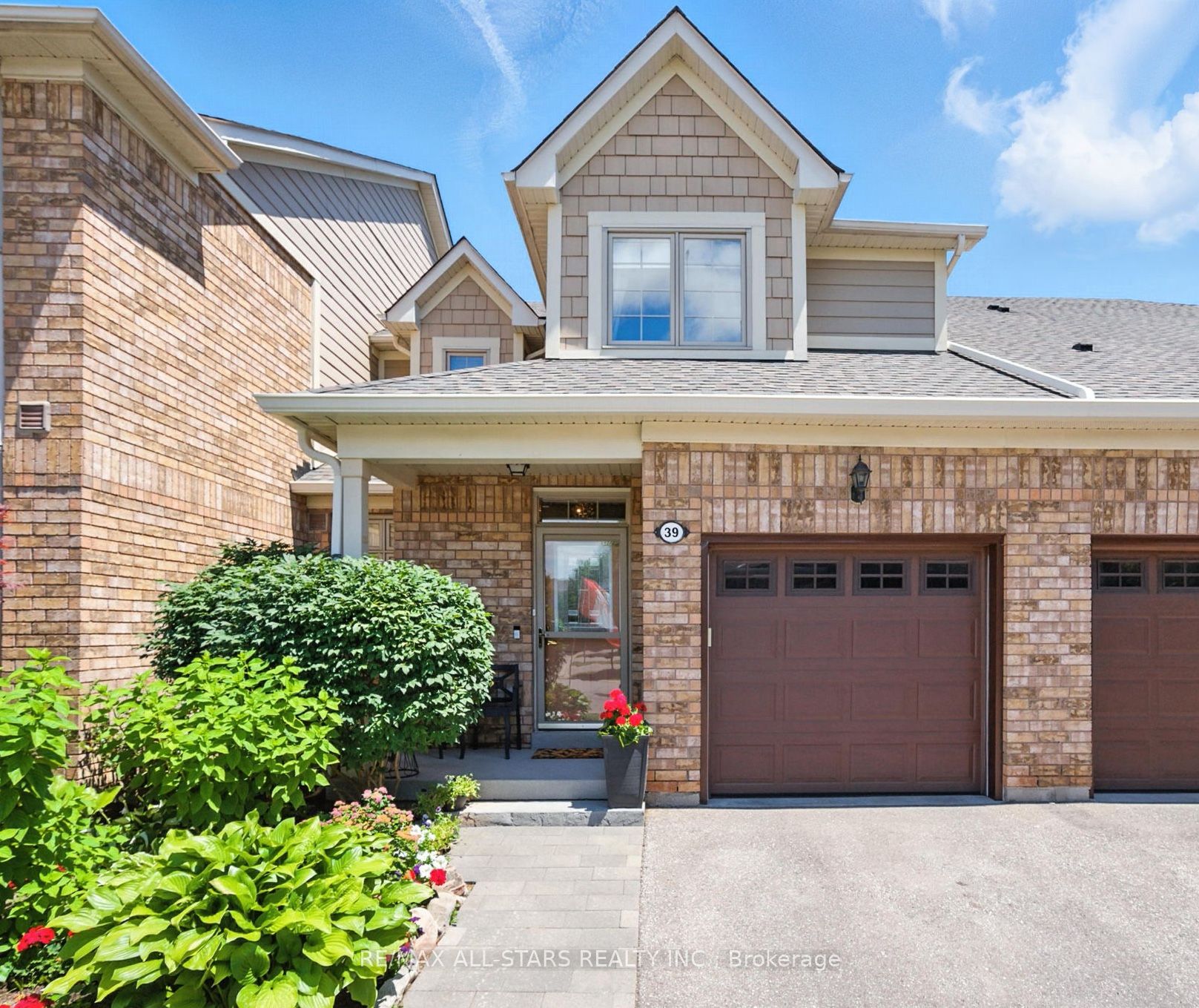 39 Louisbourg Way Property Photo 1