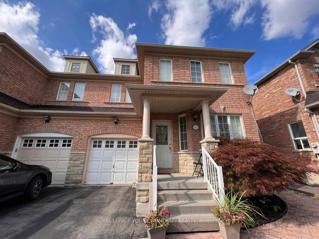93 Starr Cres Property Photo 1