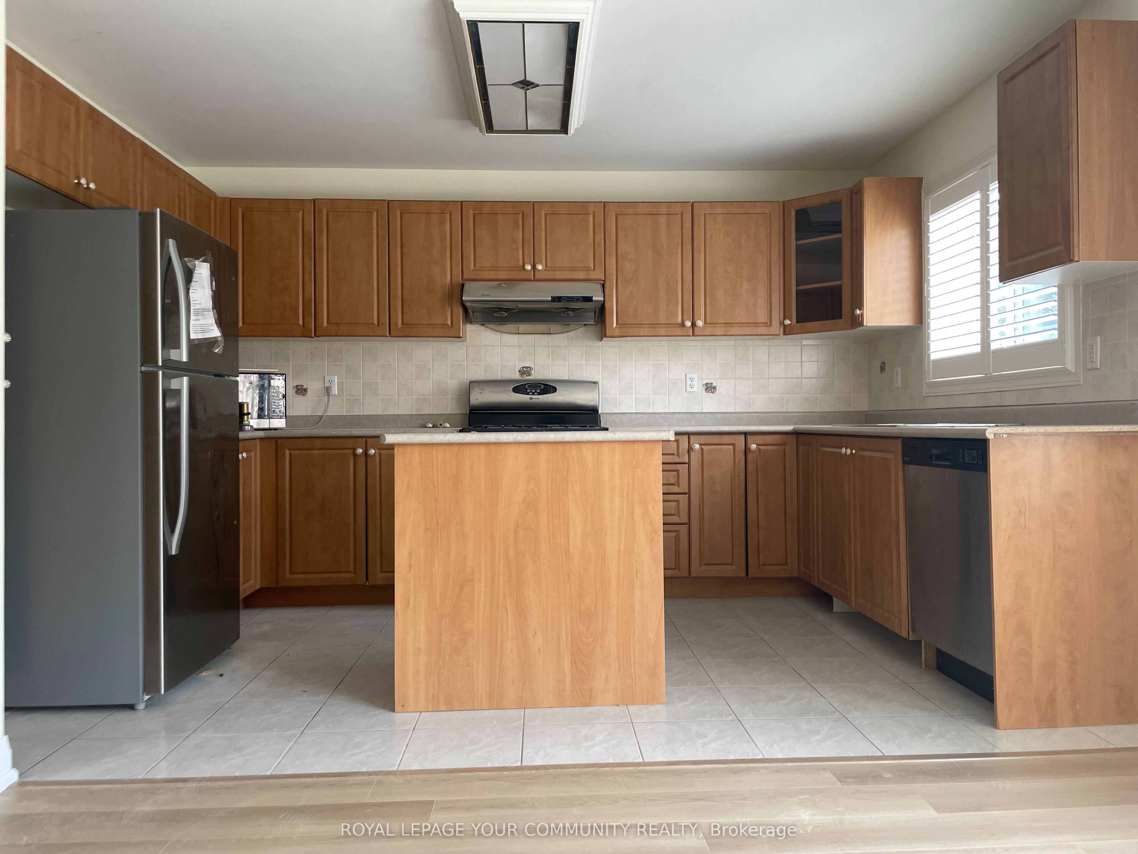 93 Starr Crescent Property Photo 3
