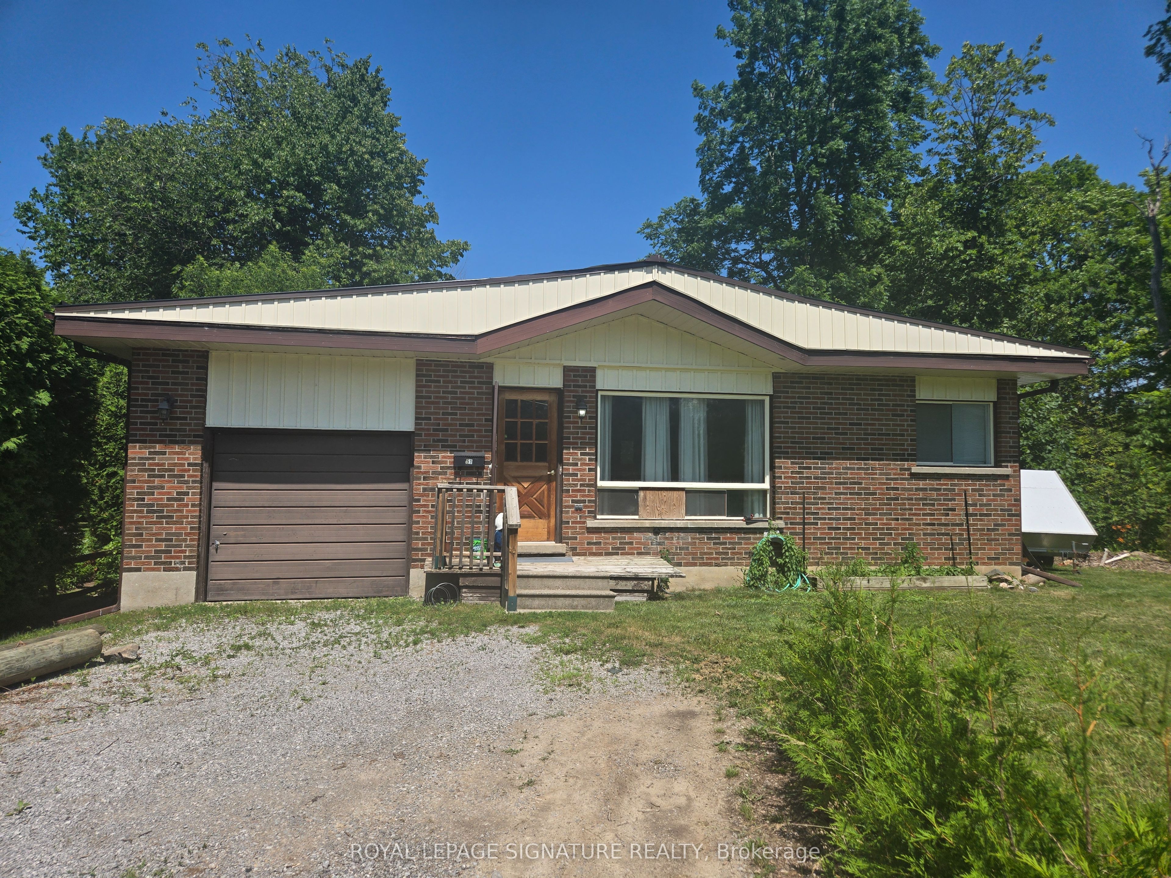 51 Garrett Dr Property Photo 1