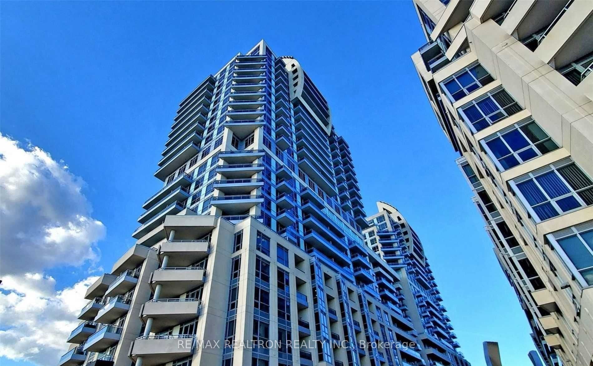 9201 yonge Street 2105 Property Photo 1