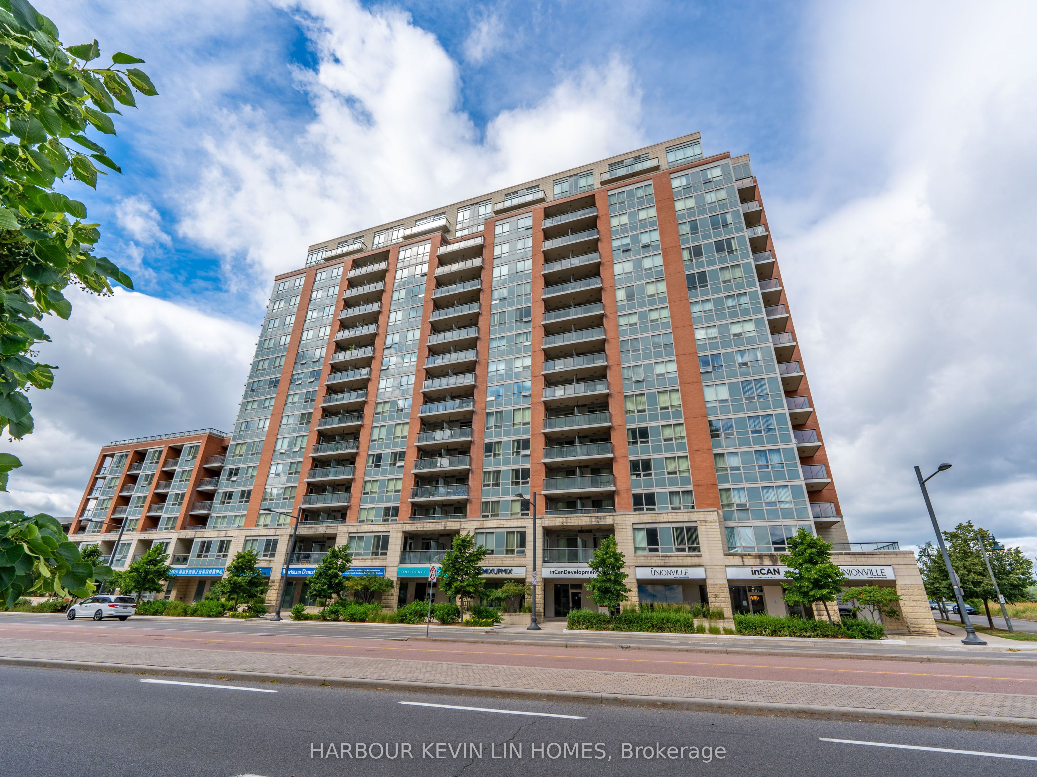 60 South Town Centre Boulevard 917 Property Photo 1