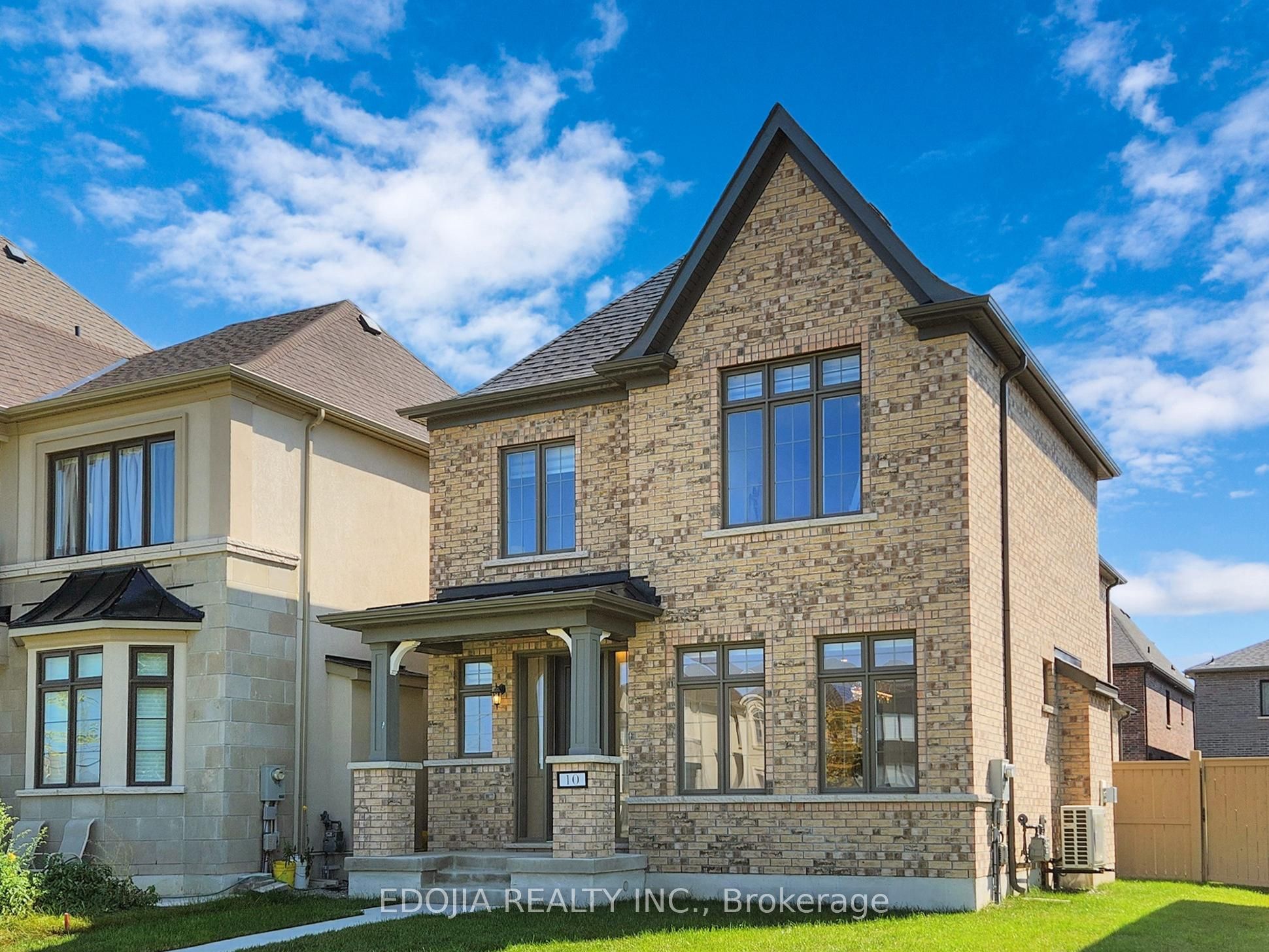10 Pevensey Lane Property Photo 1
