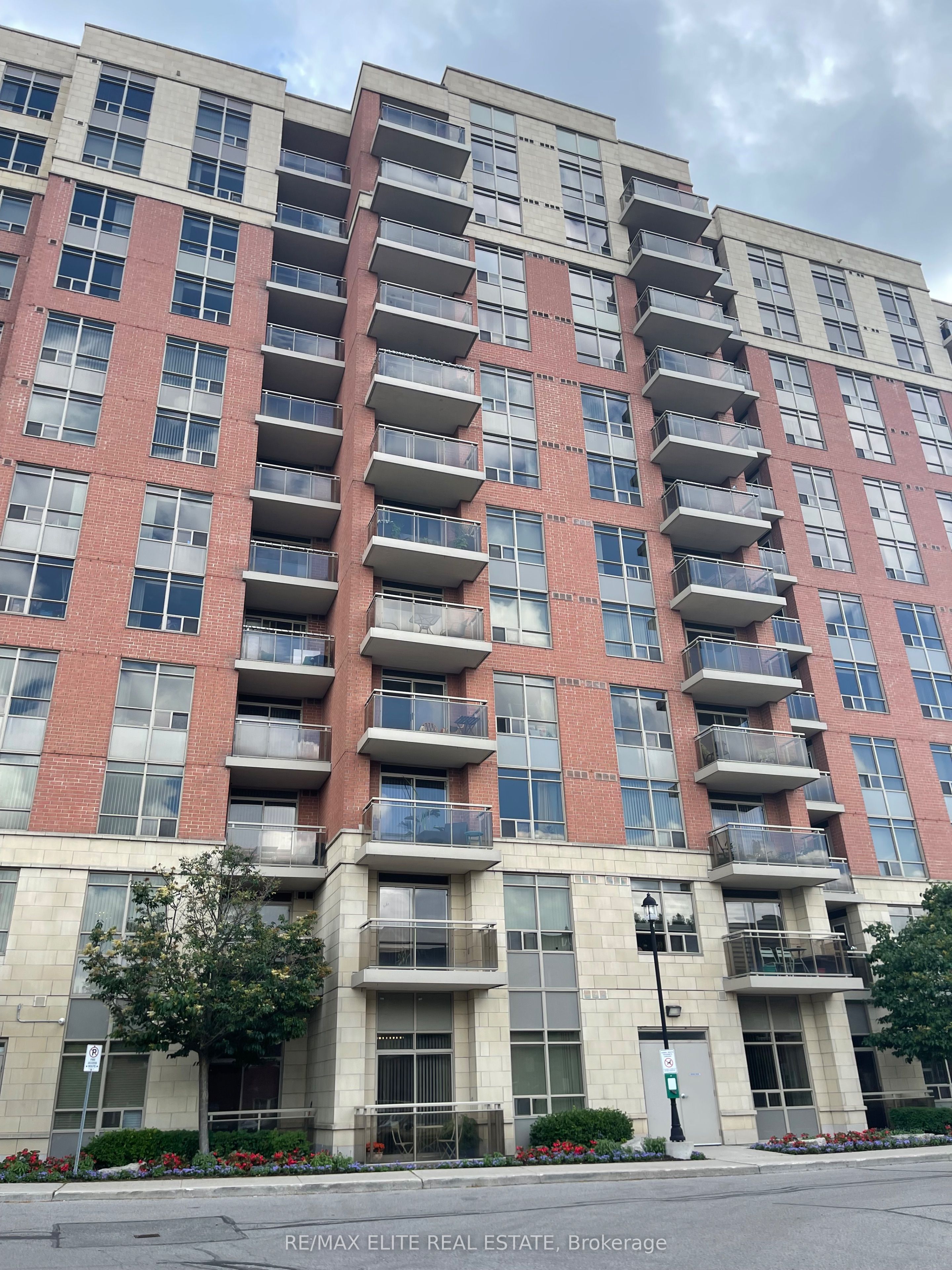#1005 - 75 King William Crescent Property Photo 1