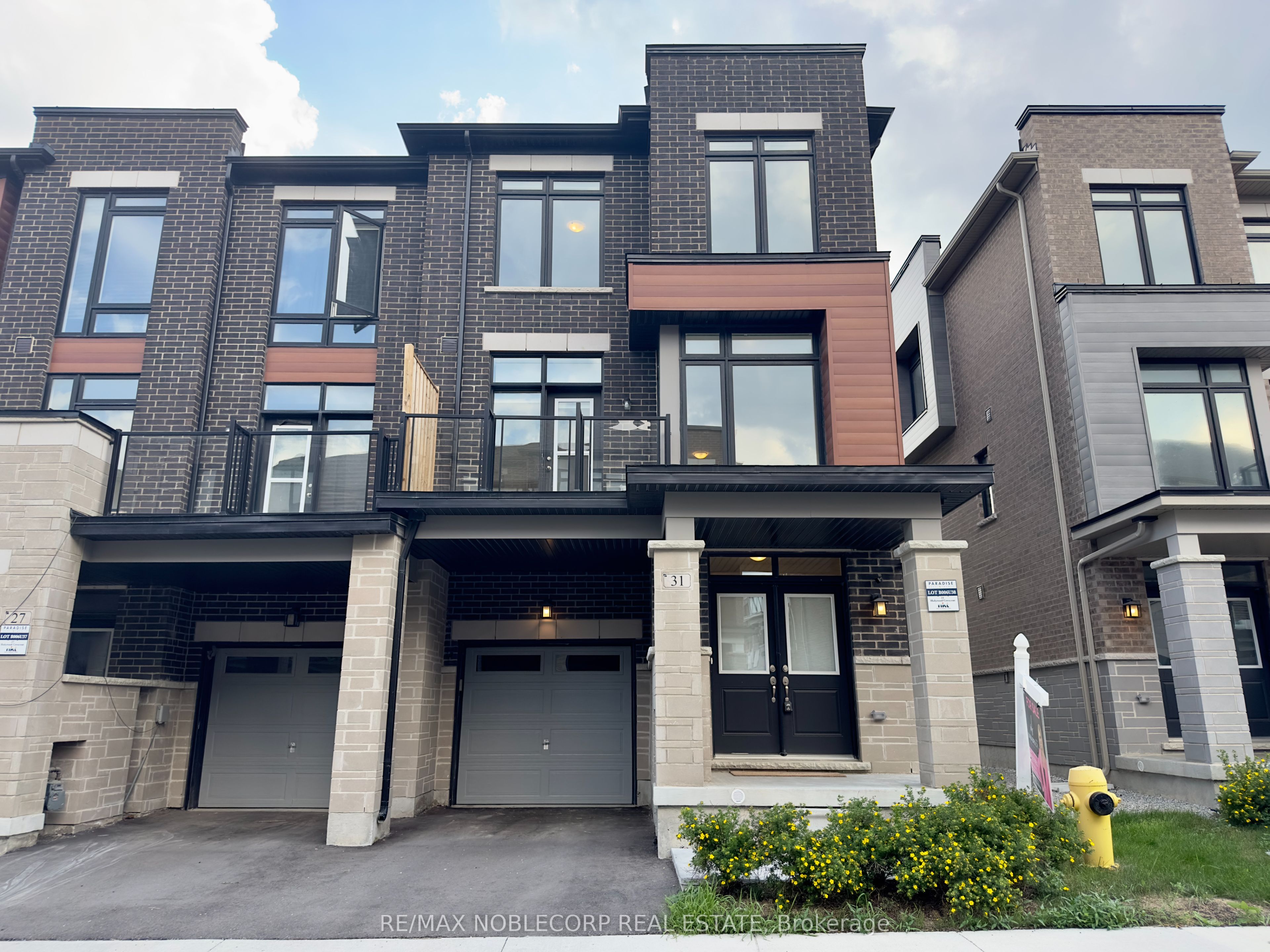 31 Holyrood Cres Property Photo 1
