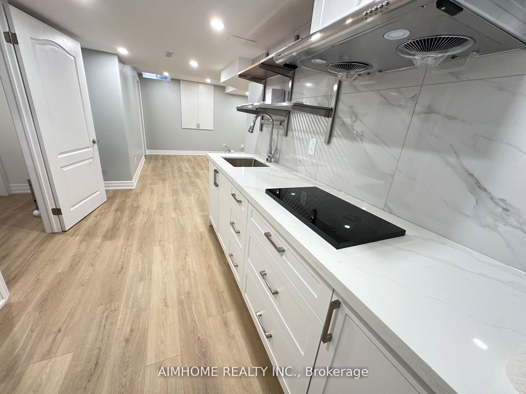 130 Hollybush Dr Property Photo 1