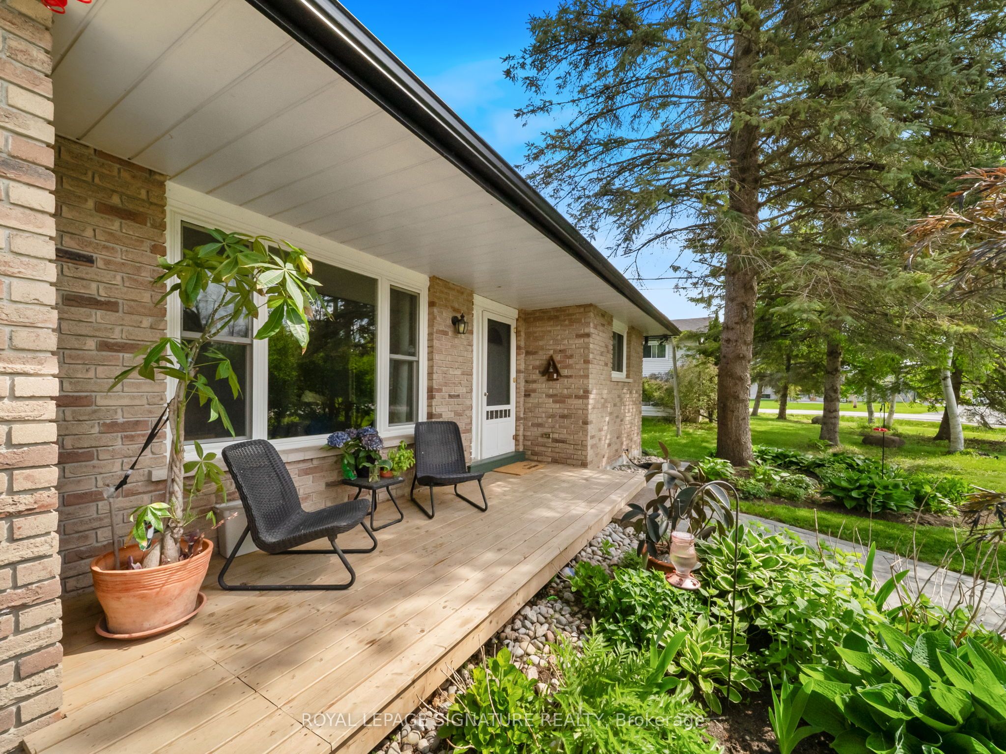 12 Easy Street Property Photo 5