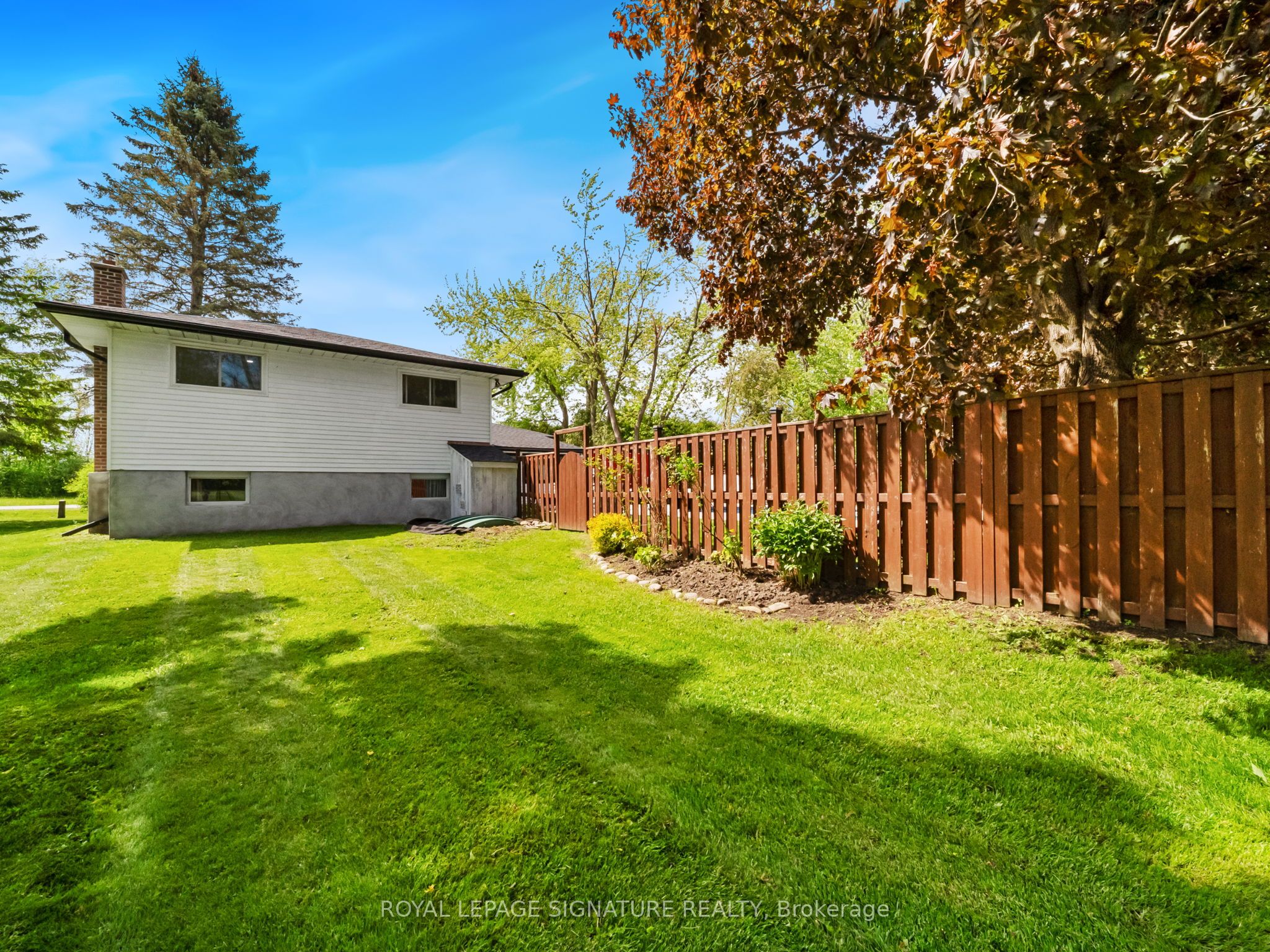 12 Easy Street Property Photo 43