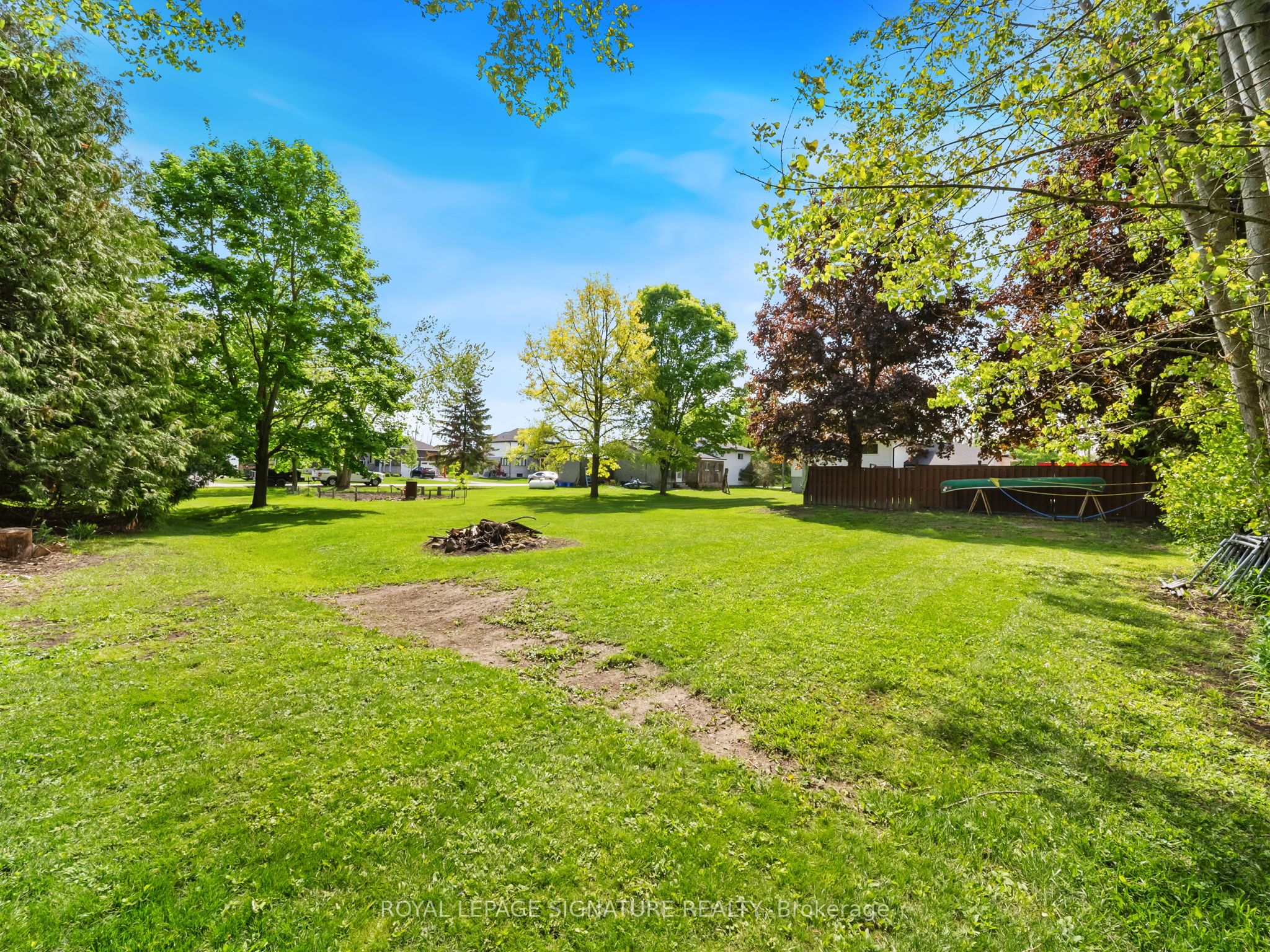 12 Easy Street Property Photo 45