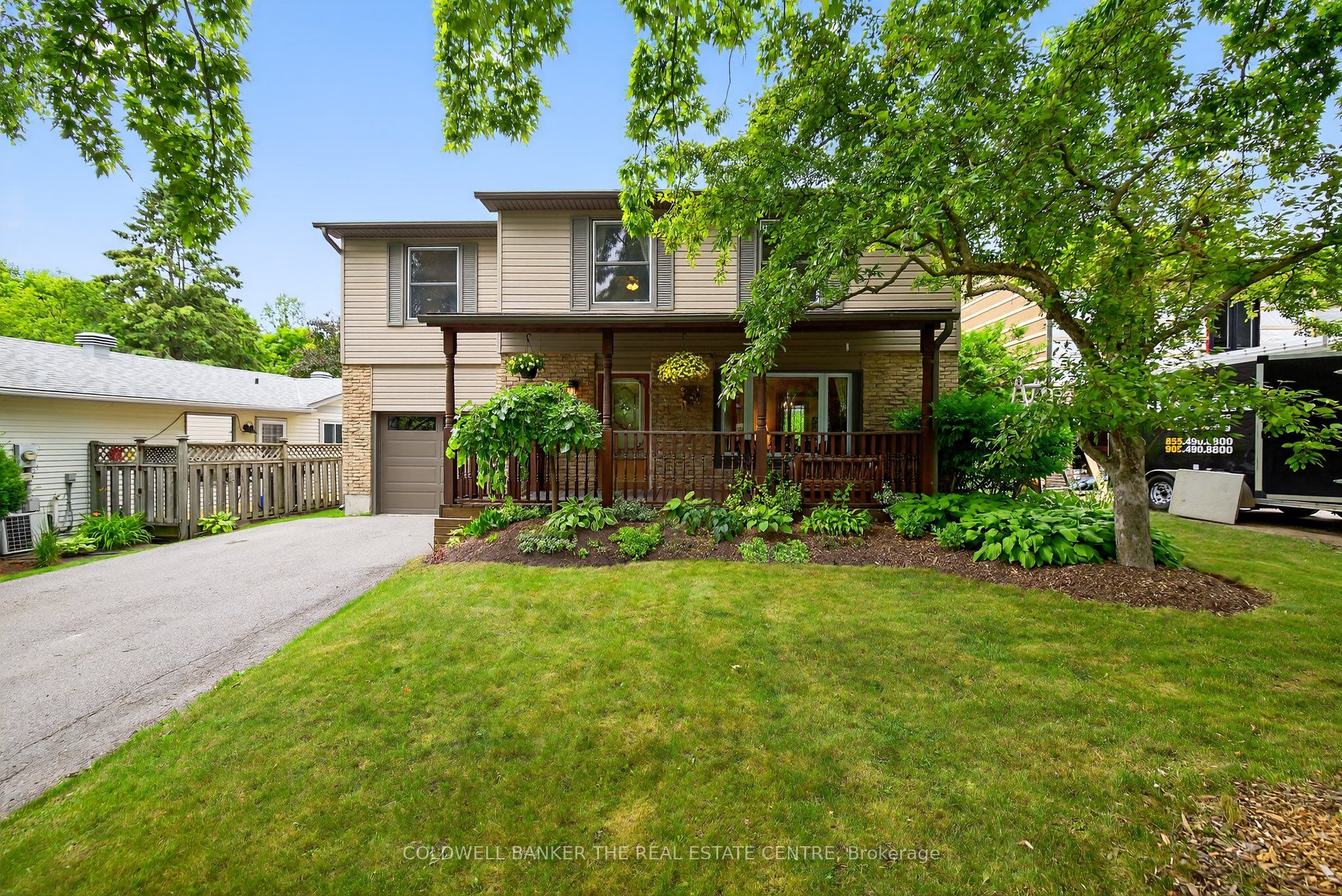 869 Magnolia Avenue Property Photo 1