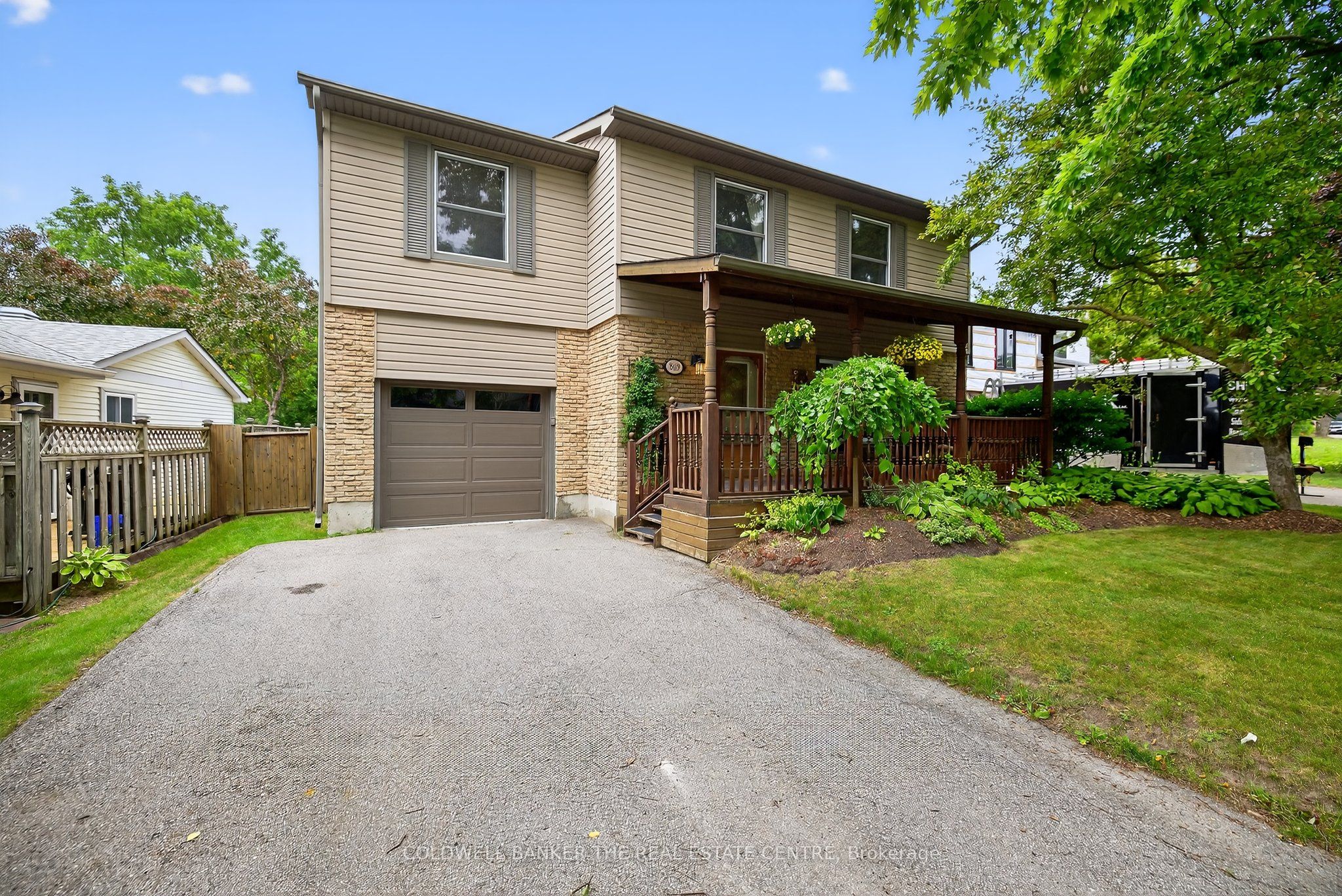 869 Magnolia Avenue Property Photo 2