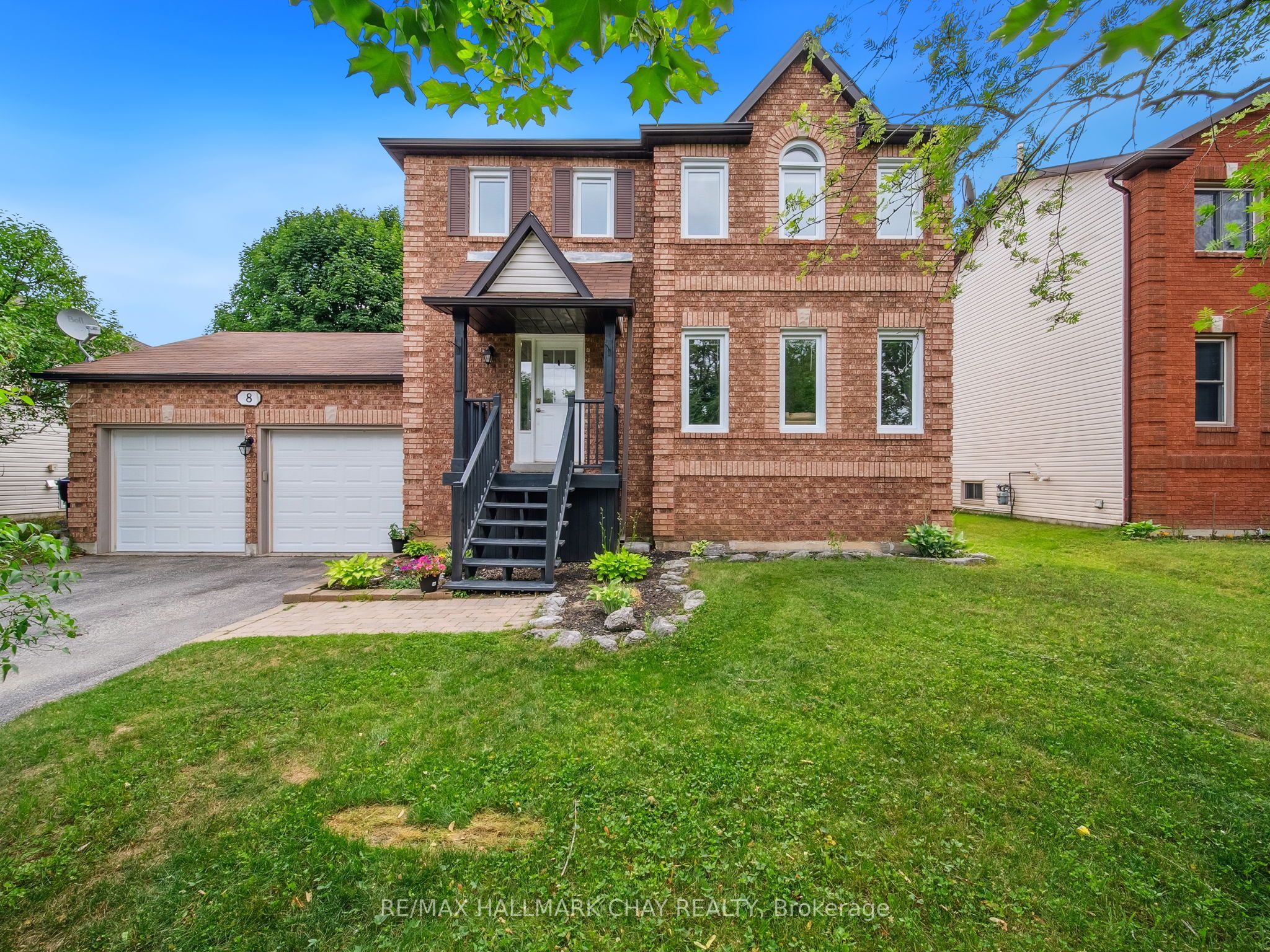 8 Darren Dr