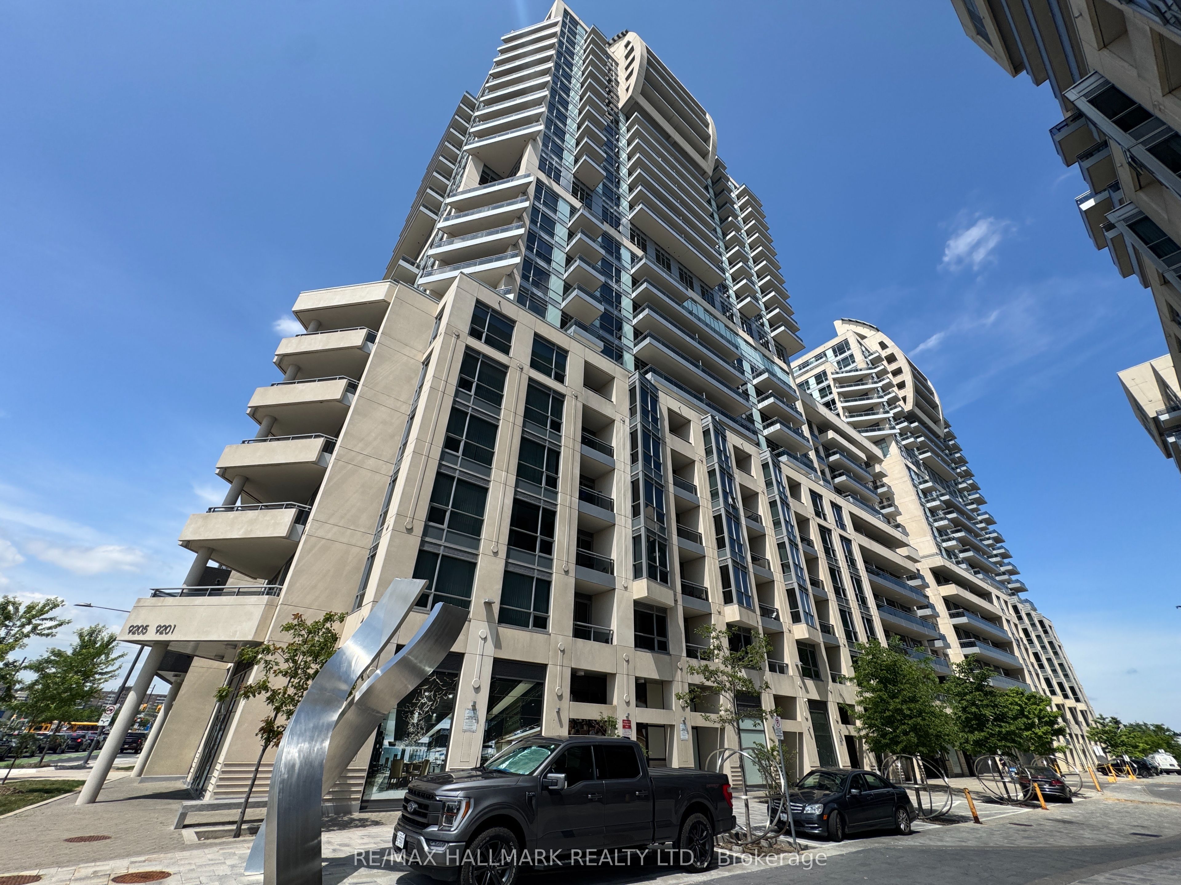 9205 Yonge Street 1808 Property Photo 1