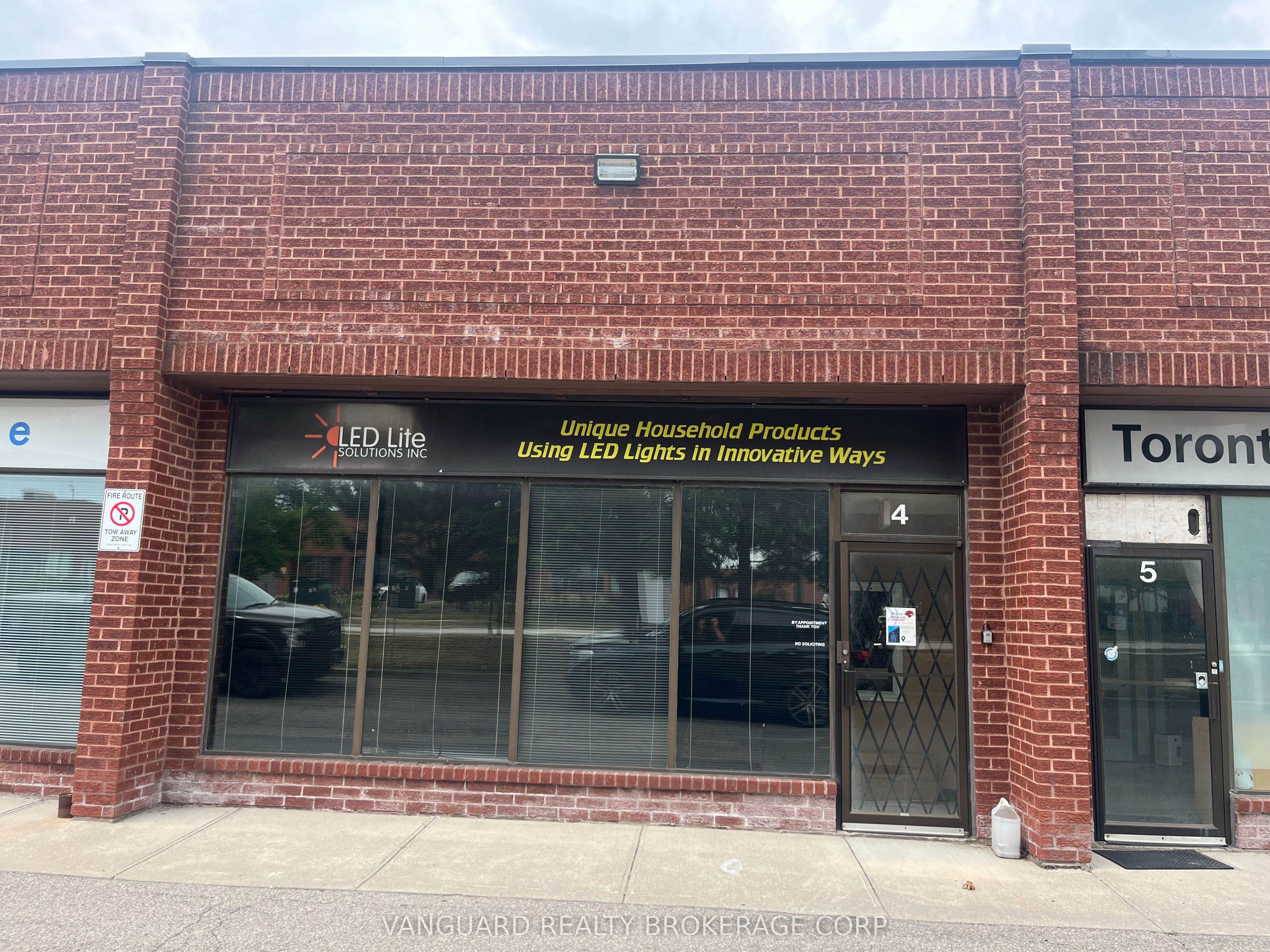 9 Caster Ave Picture