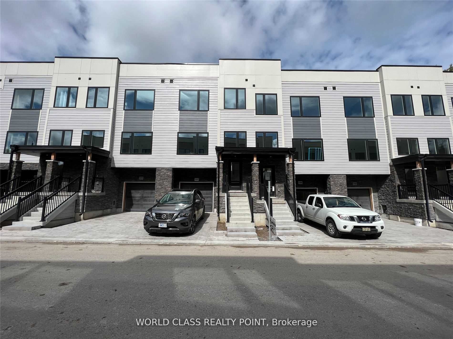 1490 Purchase Pl