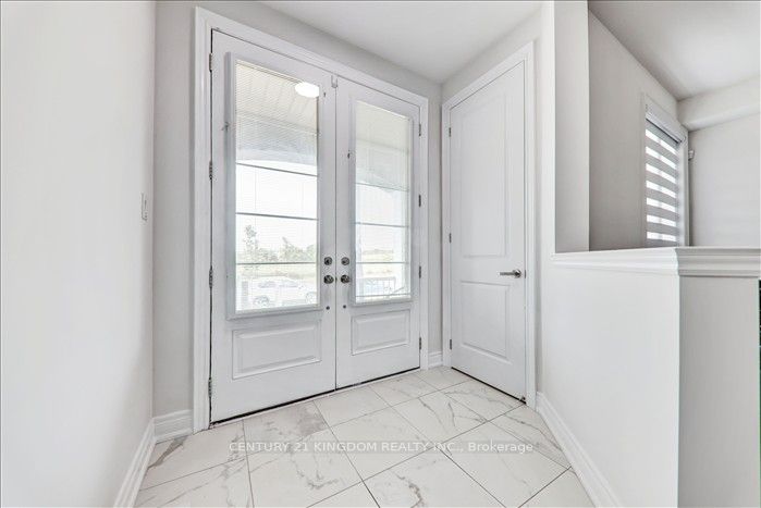 983 Langford Boulevard Property Photo 5