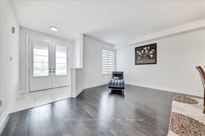 983 Langford Boulevard Property Photo 7