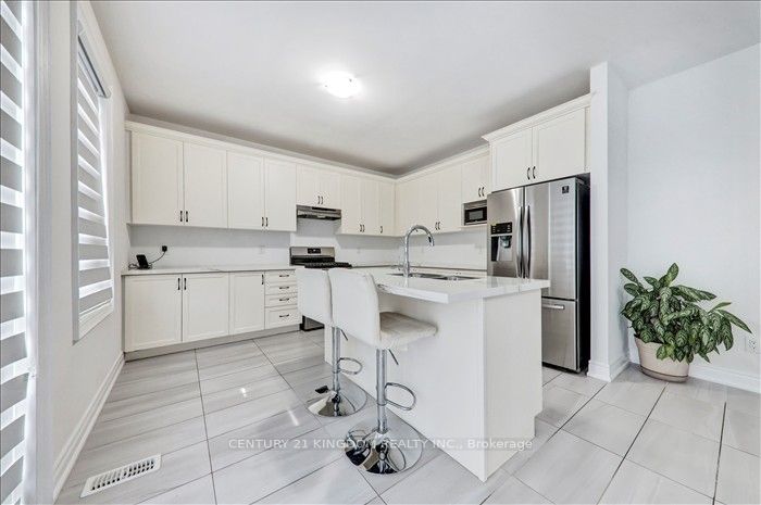 983 Langford Boulevard Property Photo 13