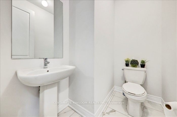 983 Langford Boulevard Property Photo 18