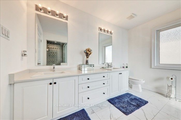 983 Langford Boulevard Property Photo 24