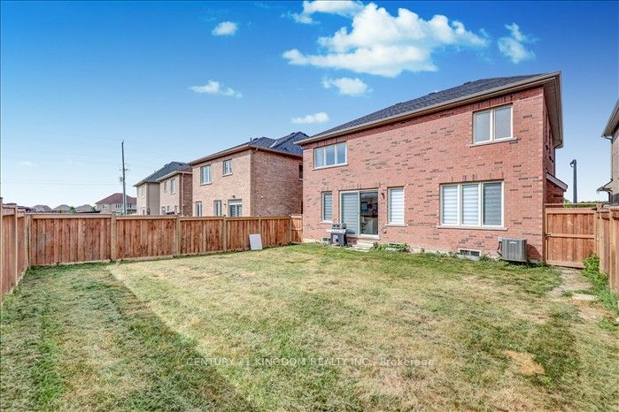 983 Langford Boulevard Property Photo 37