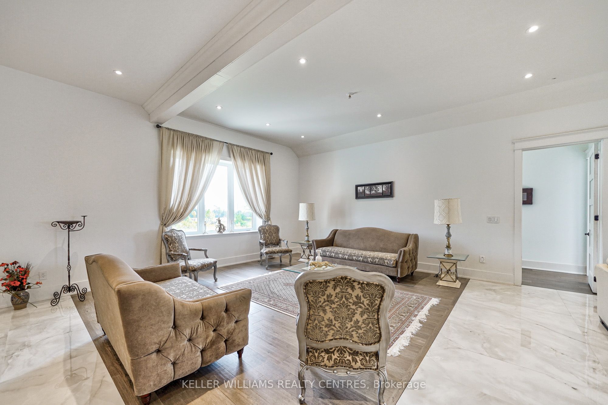 6196 Ravenshoe Road Property Photo 8