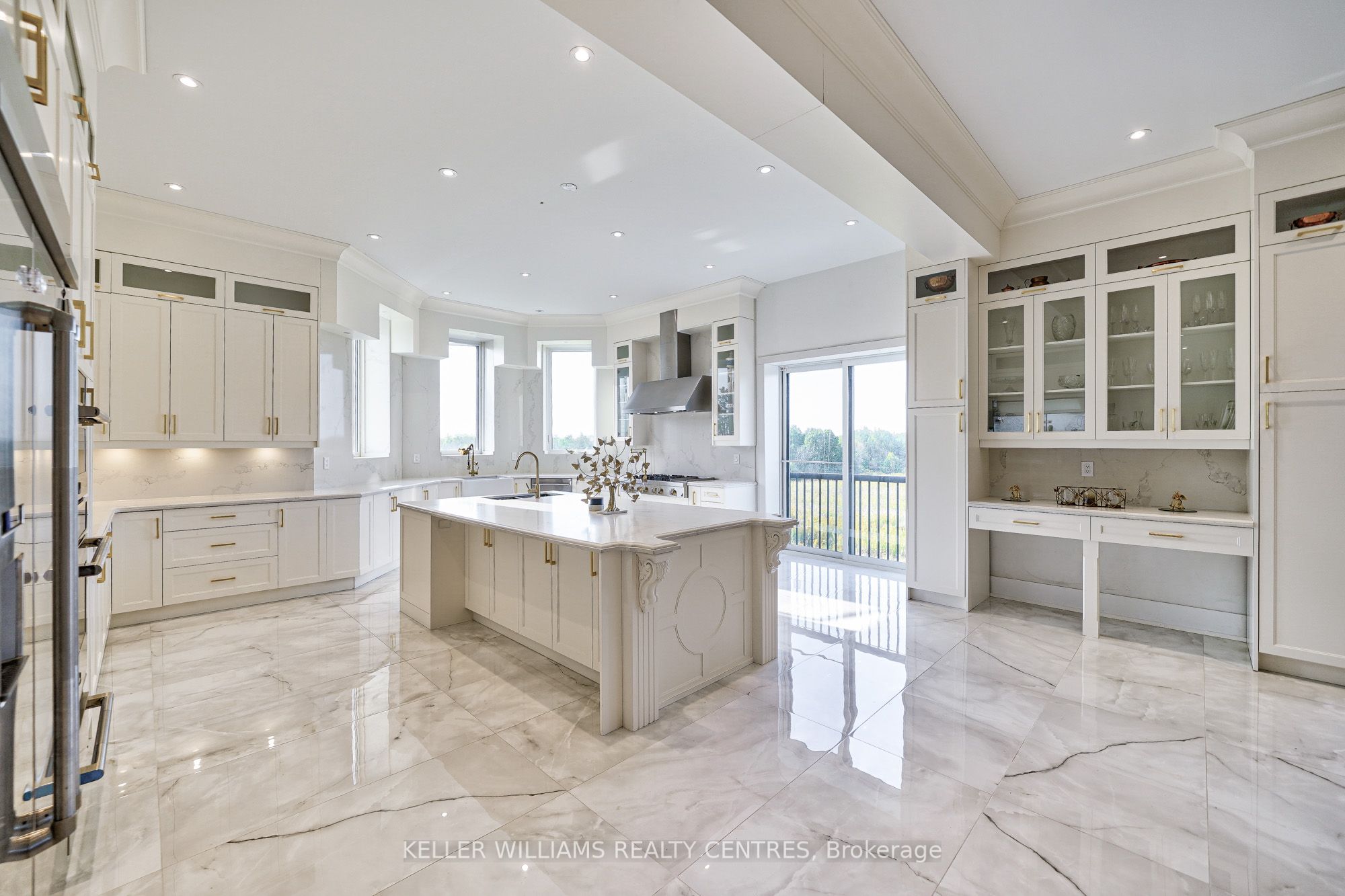 6196 Ravenshoe Road Property Photo 18