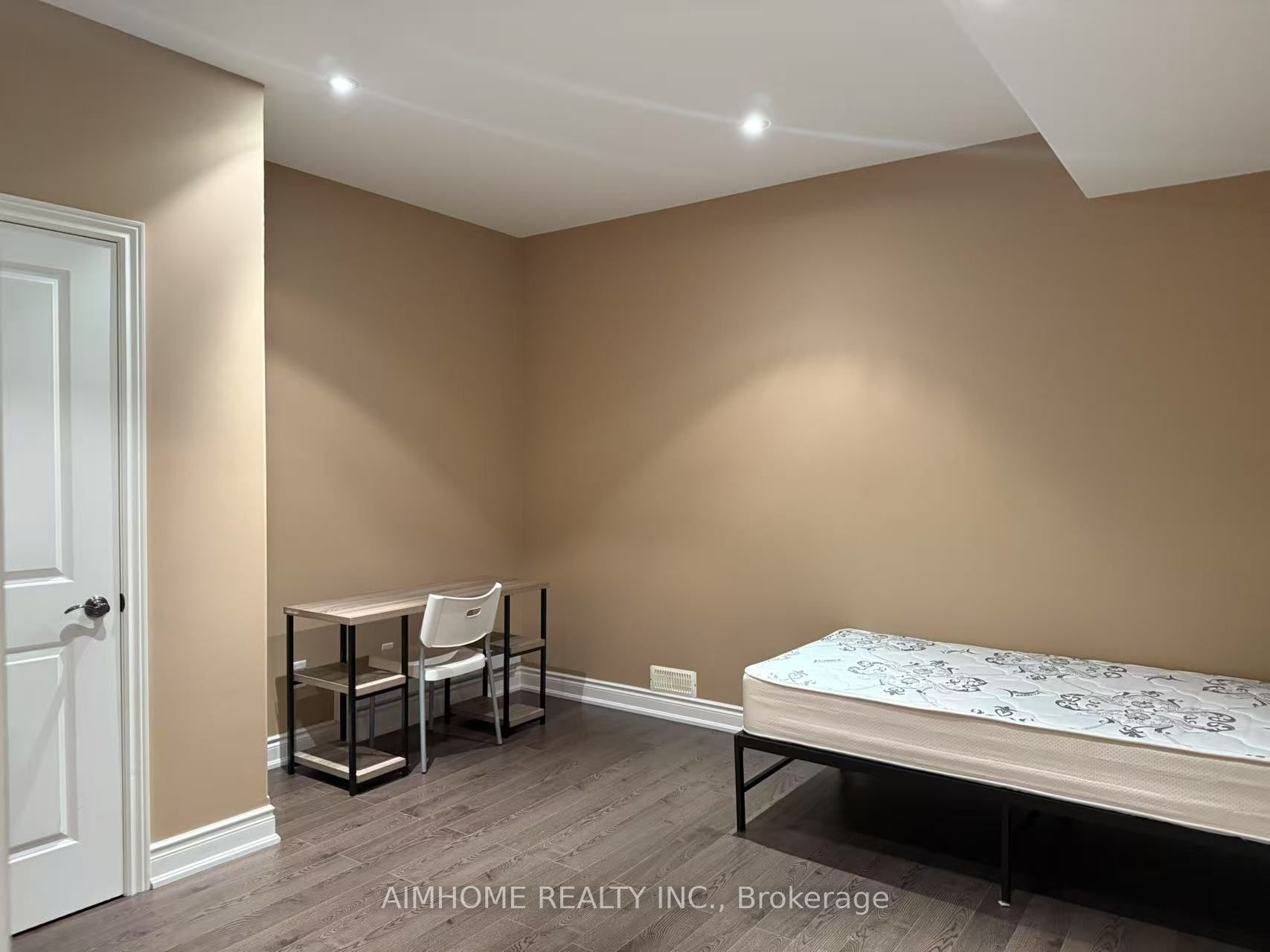 54 Lake Forest Drive Property Photo 10