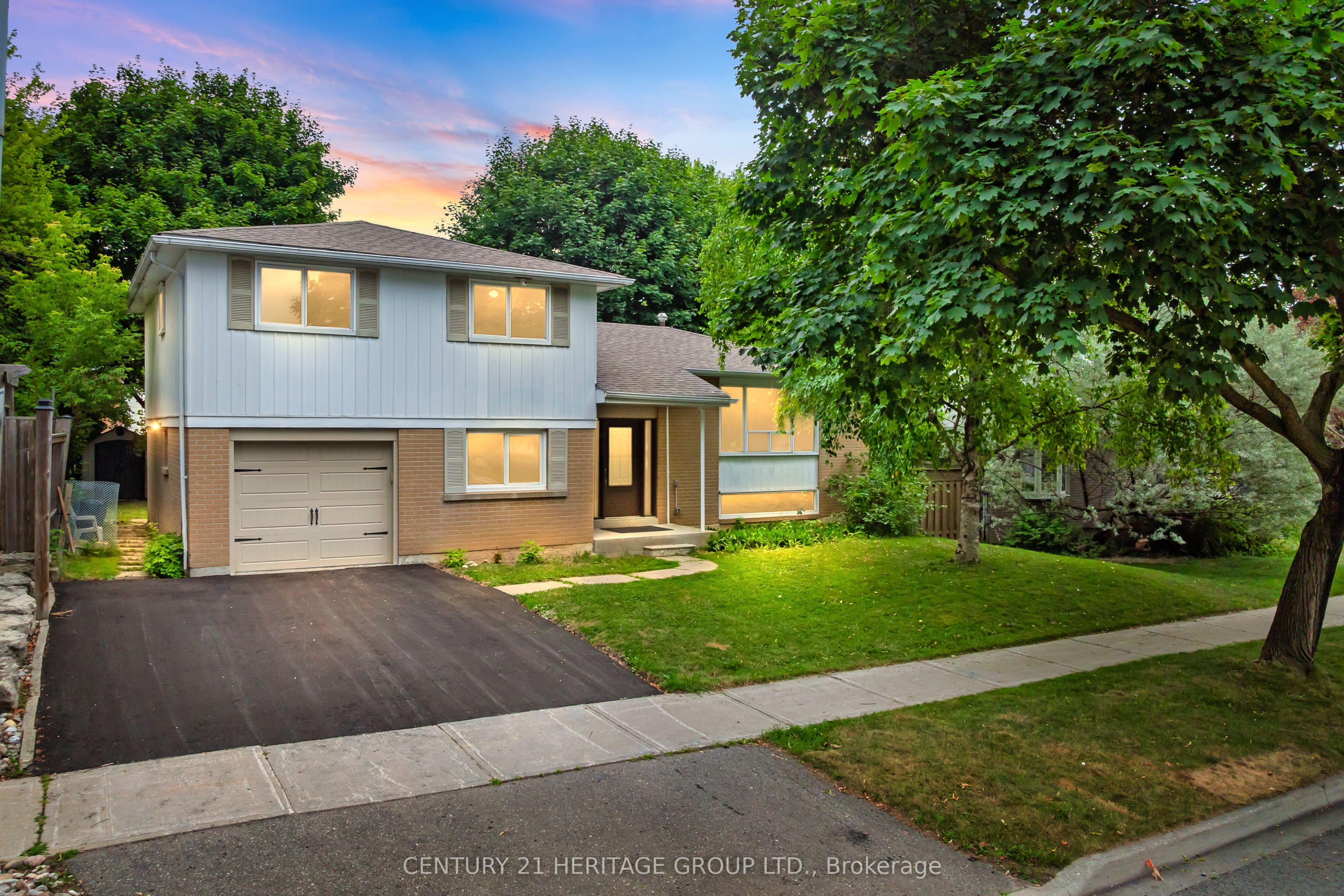 2 Hill Dr Property Photo 1
