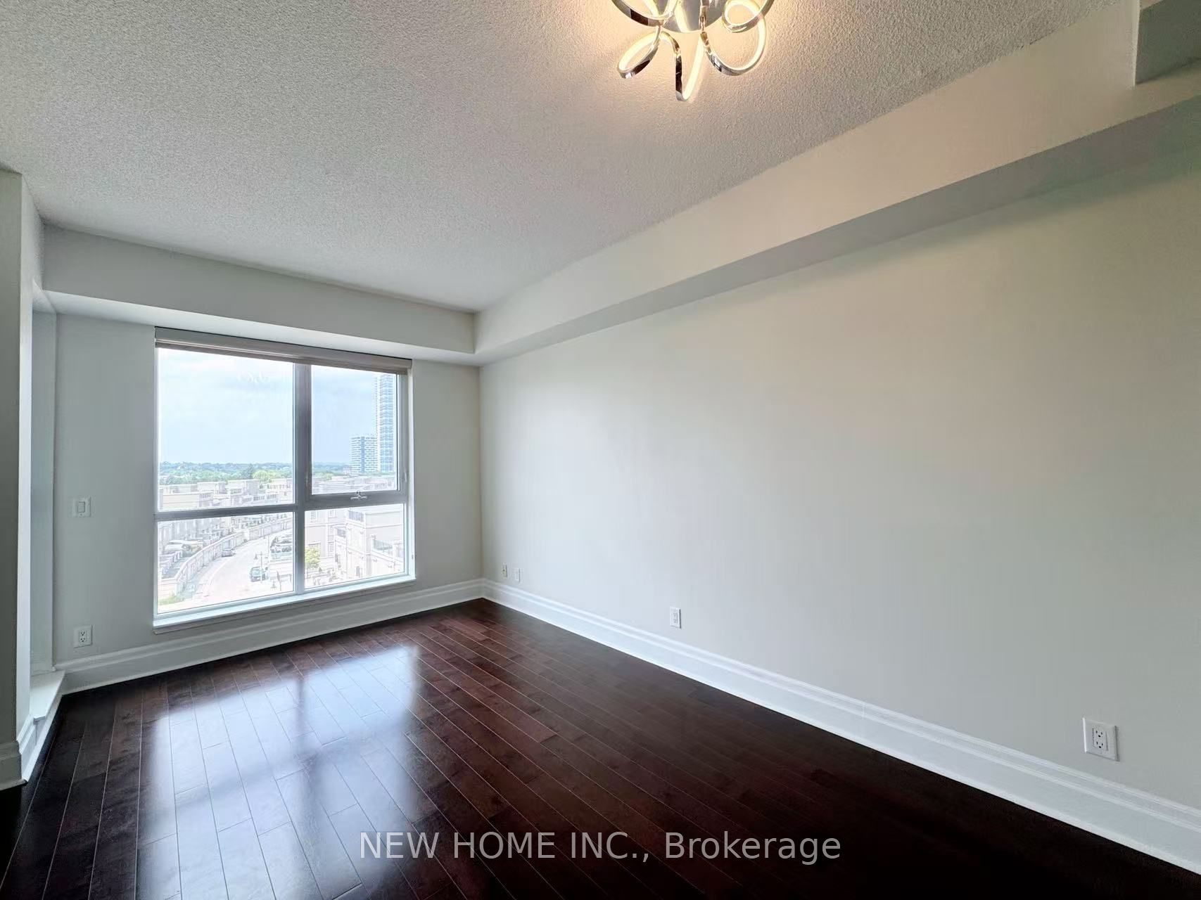 1 Upper Duke Crescent 610 Property Photo 1