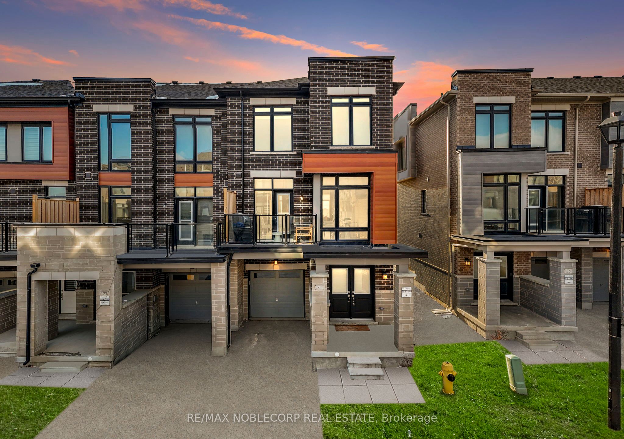 31 Holyrood Cres Property Photo 1