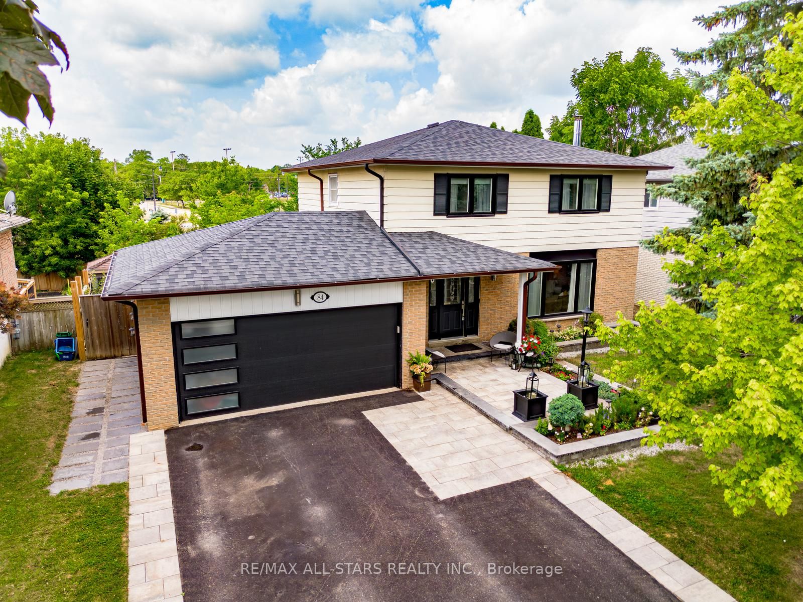 84 Thicketwood Boulevard Property Photo 1