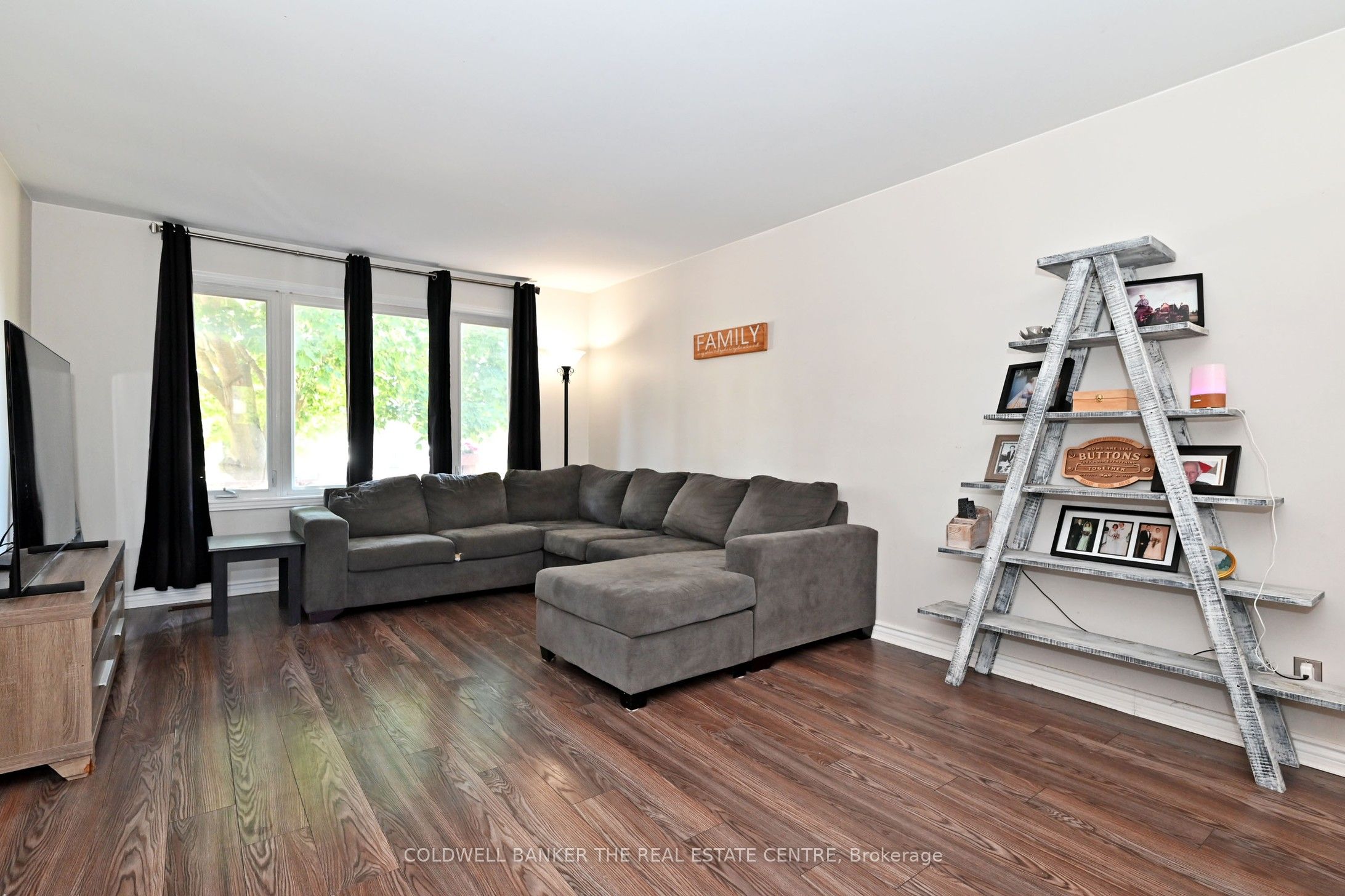 75 Castille Crescent Property Photo 7