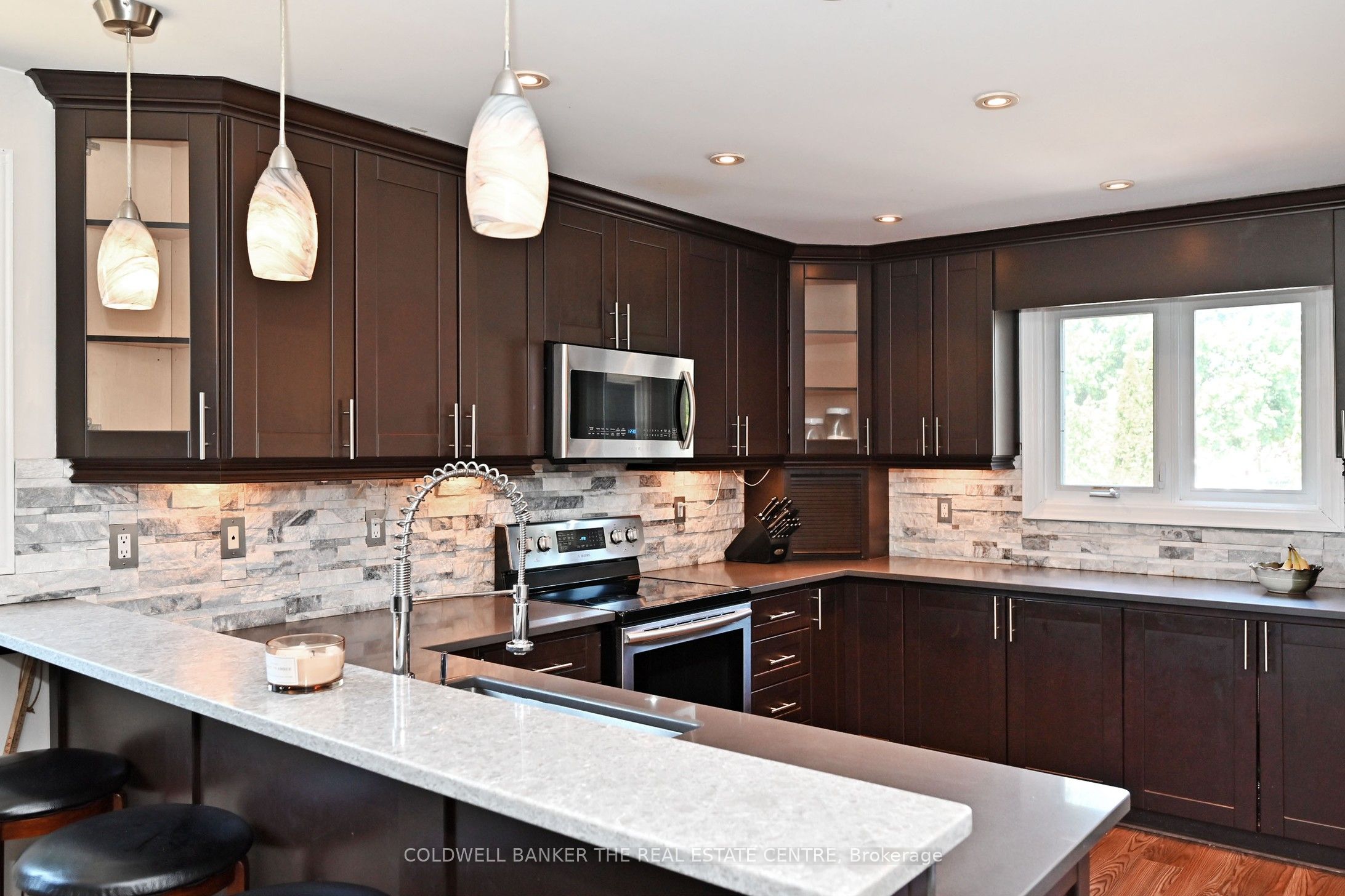 75 Castille Crescent Property Photo 12