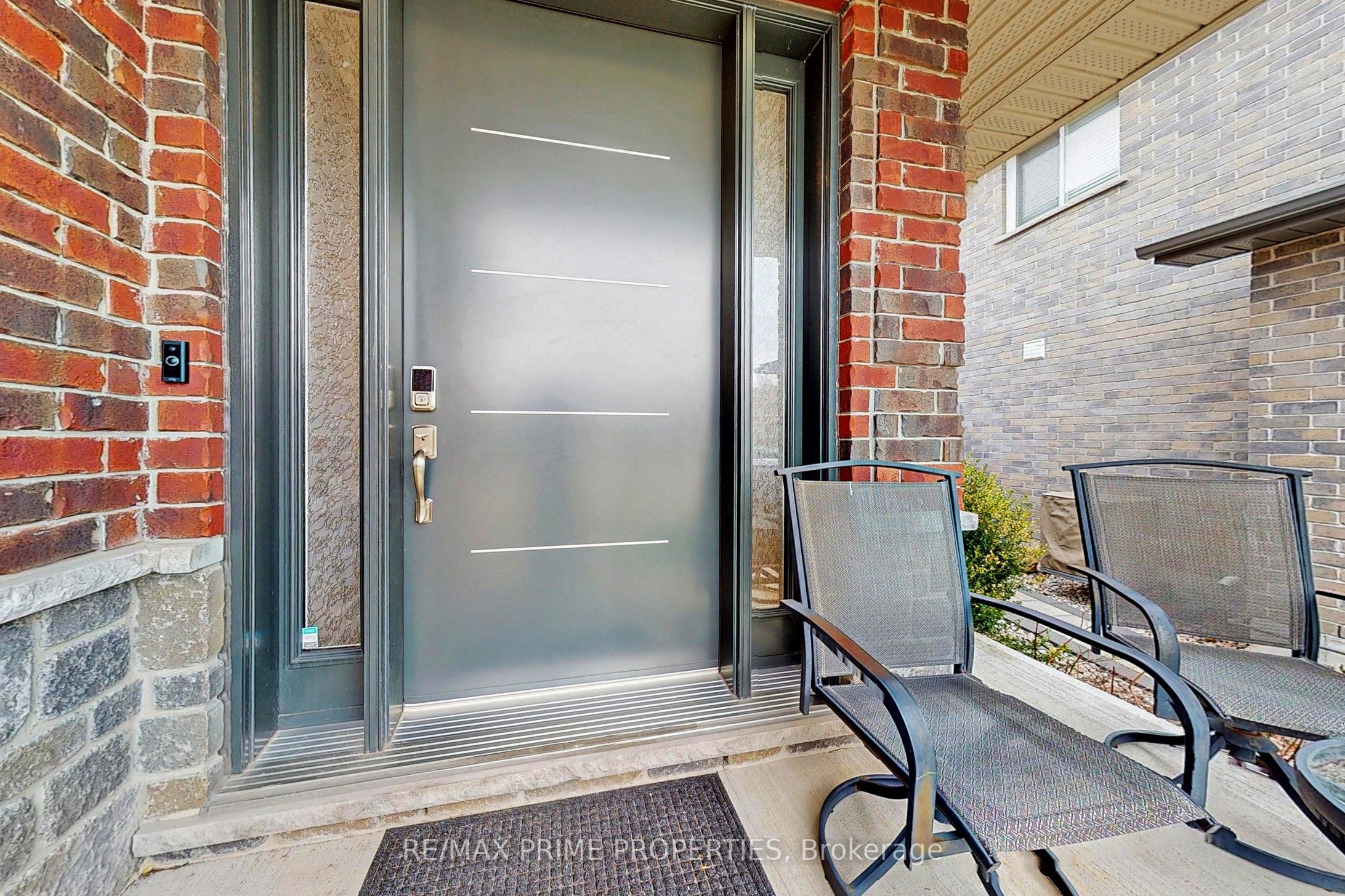 947 Booth Ave Property Photo 1
