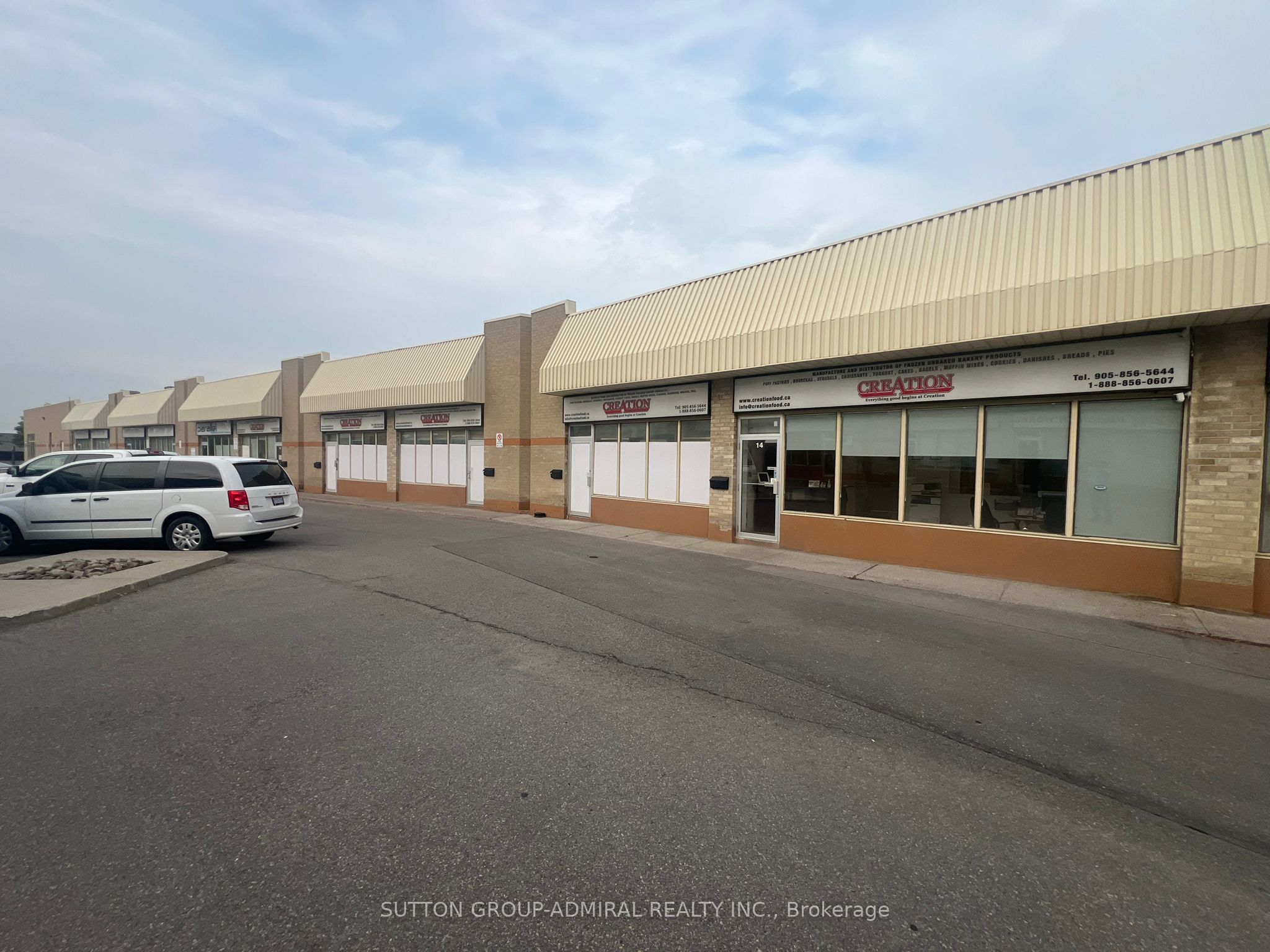418 Hanlan Road 10 Property Photo 1