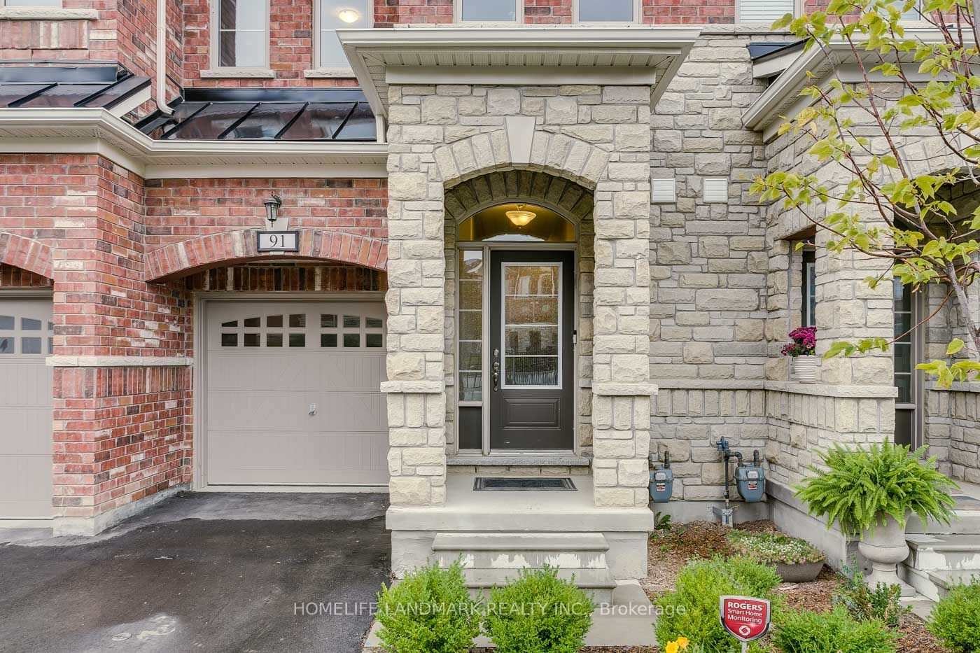 1331 Major Mackenzie Dr W Property Photo 1