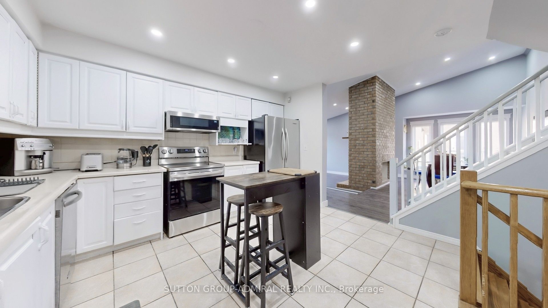 52 Riverside Drive Property Photo 9