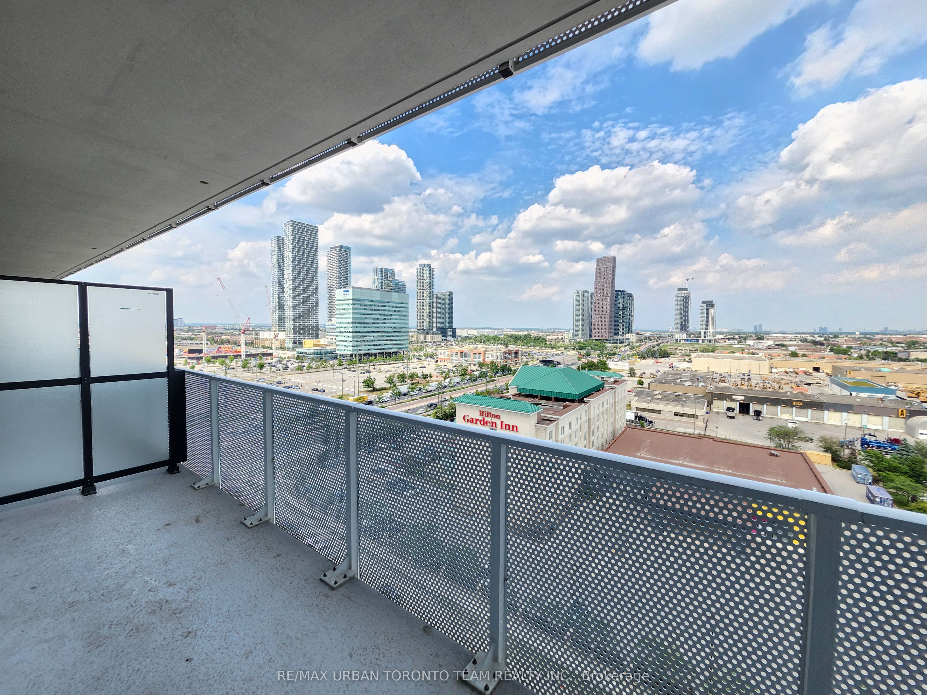 28 Interchange Way Property Photo 1