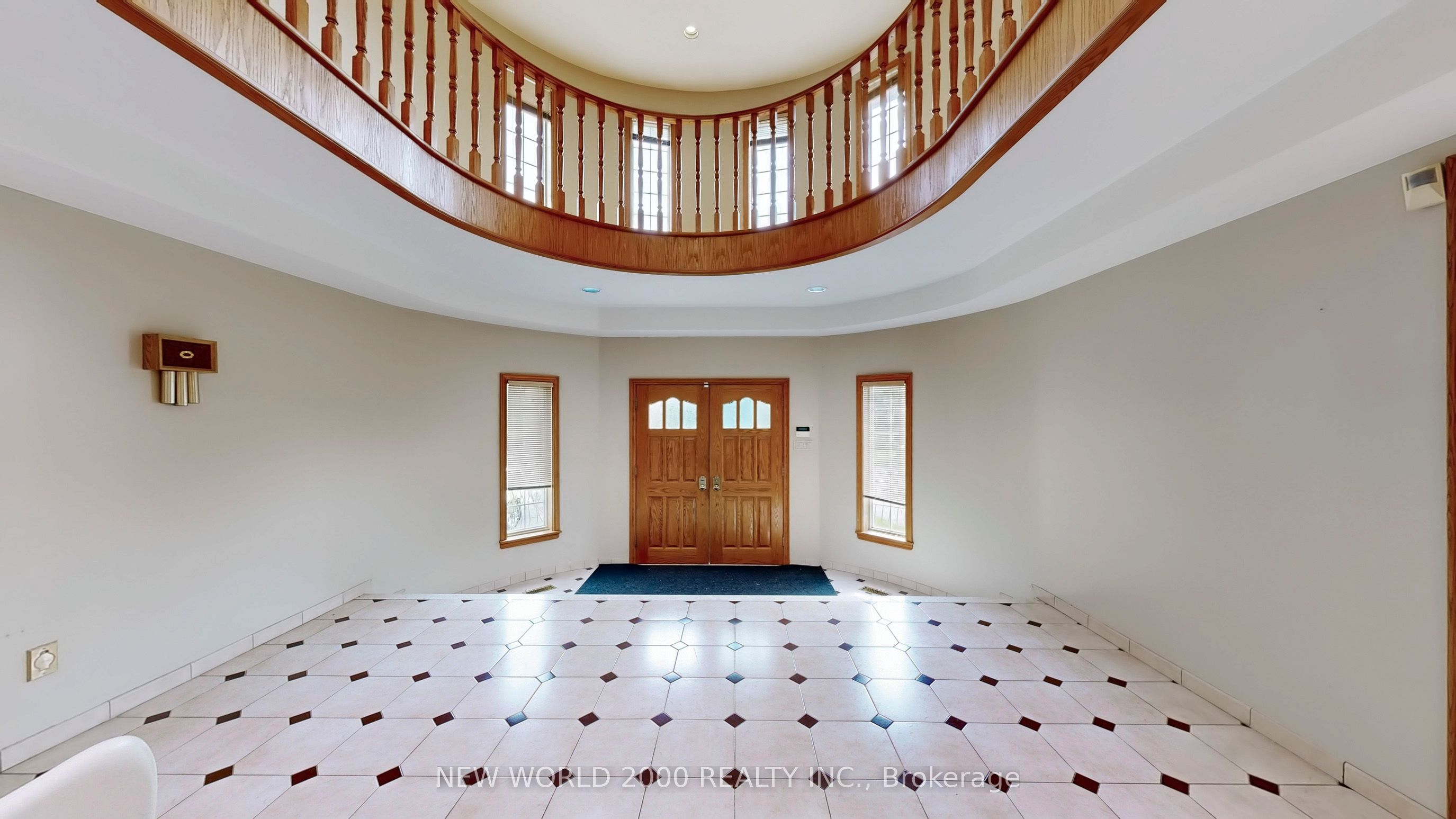 62 Langstaff Road W Property Photo 5