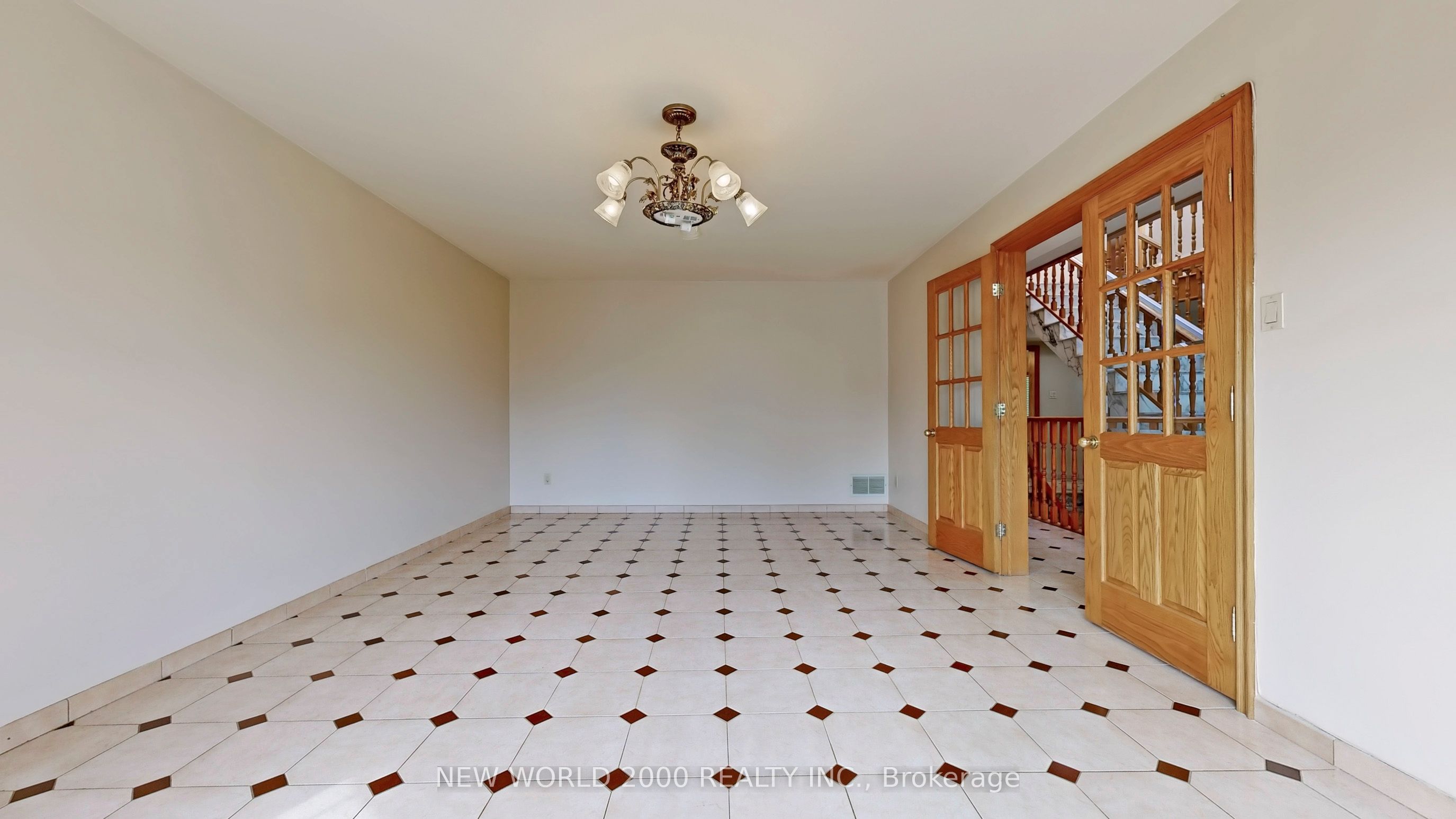 62 Langstaff Road W Property Photo 10