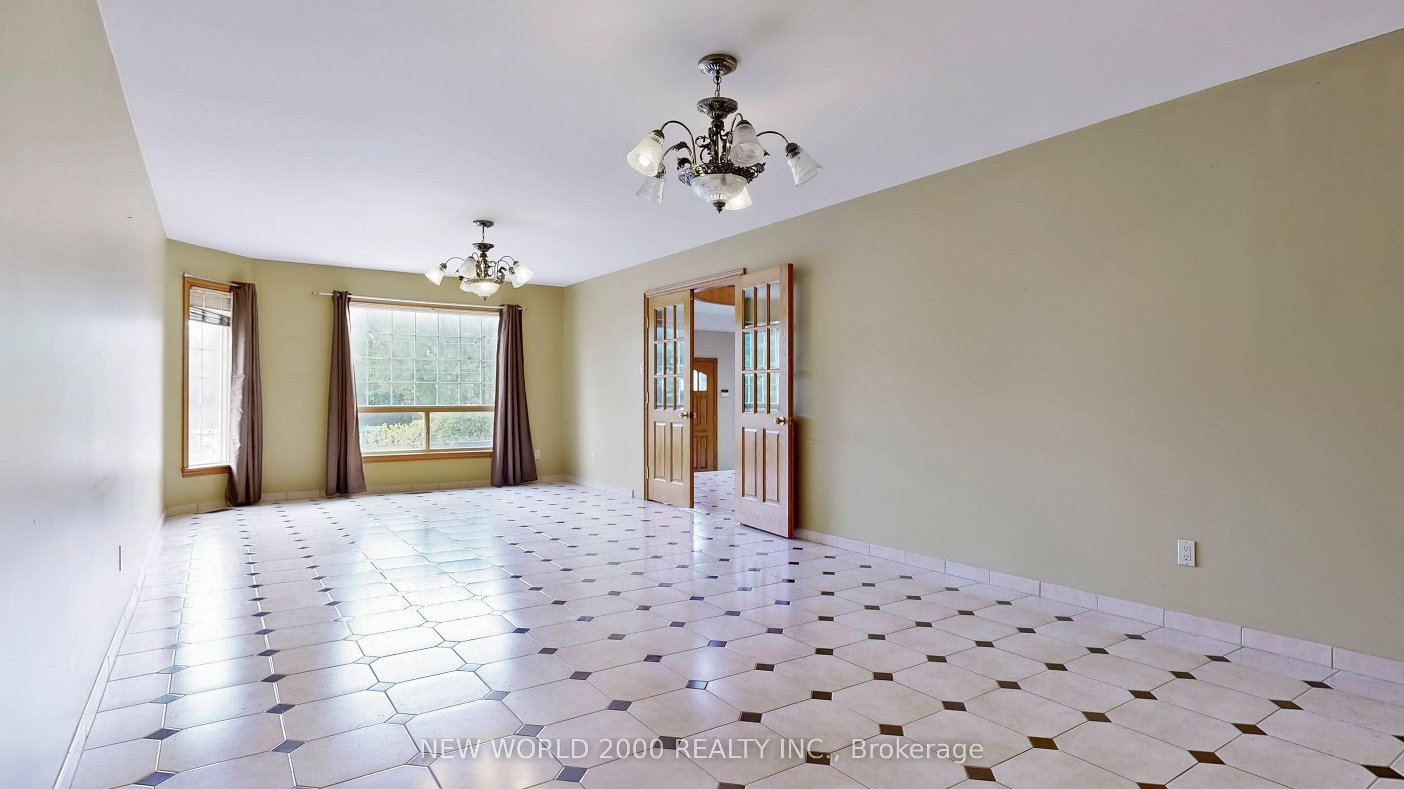 62 Langstaff Road W Property Photo 11