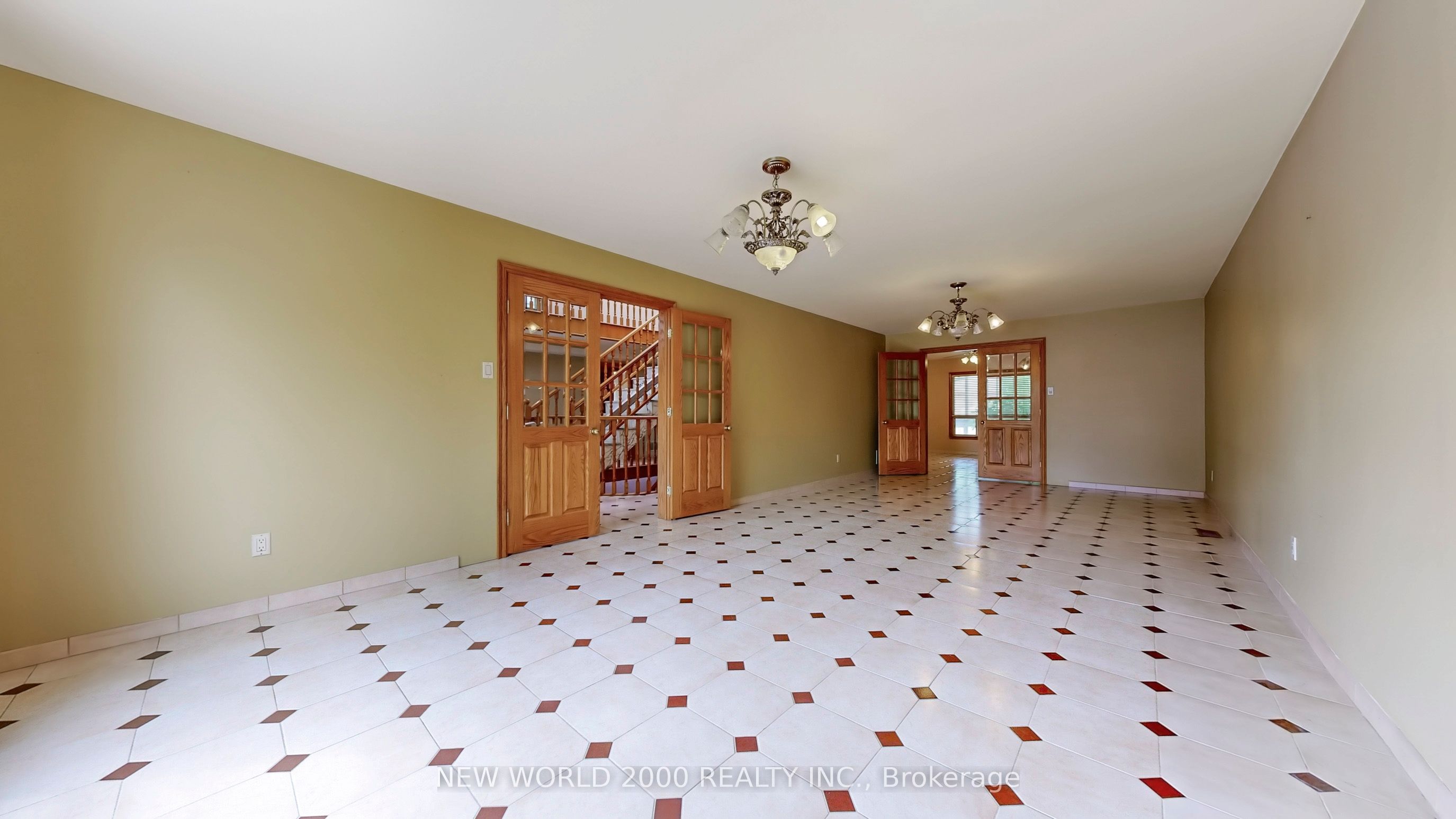 62 Langstaff Road W Property Photo 13