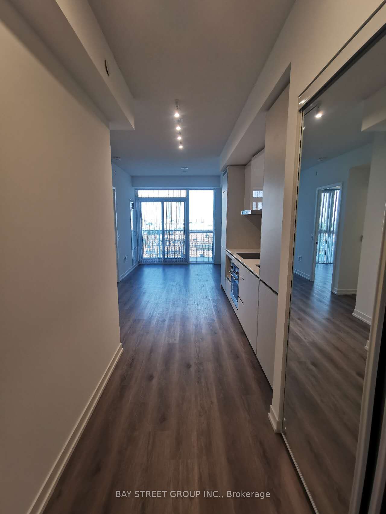 28 Interchange Way 1208 Property Photo 1