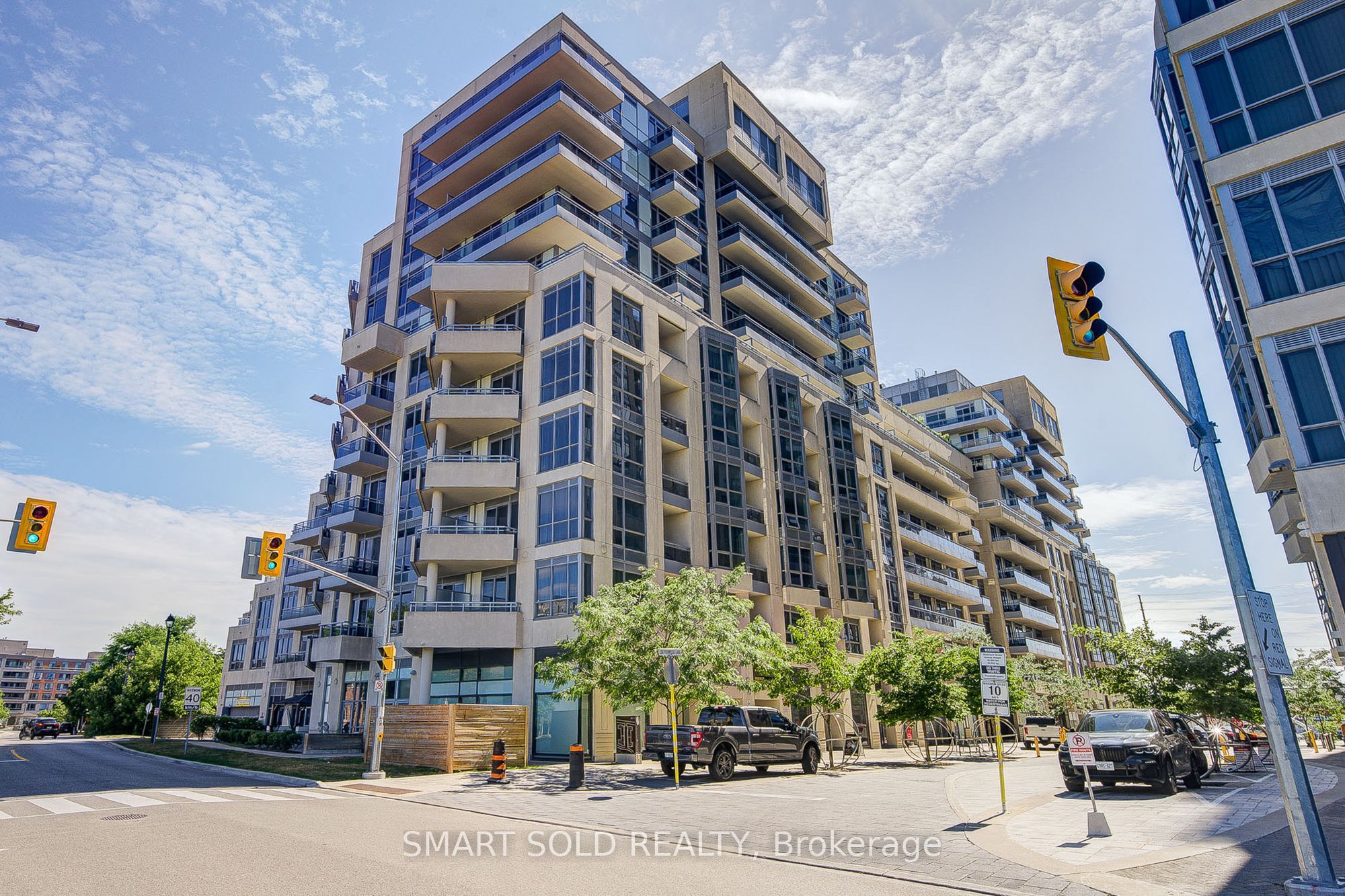 9191 Yonge St Property Photo 1