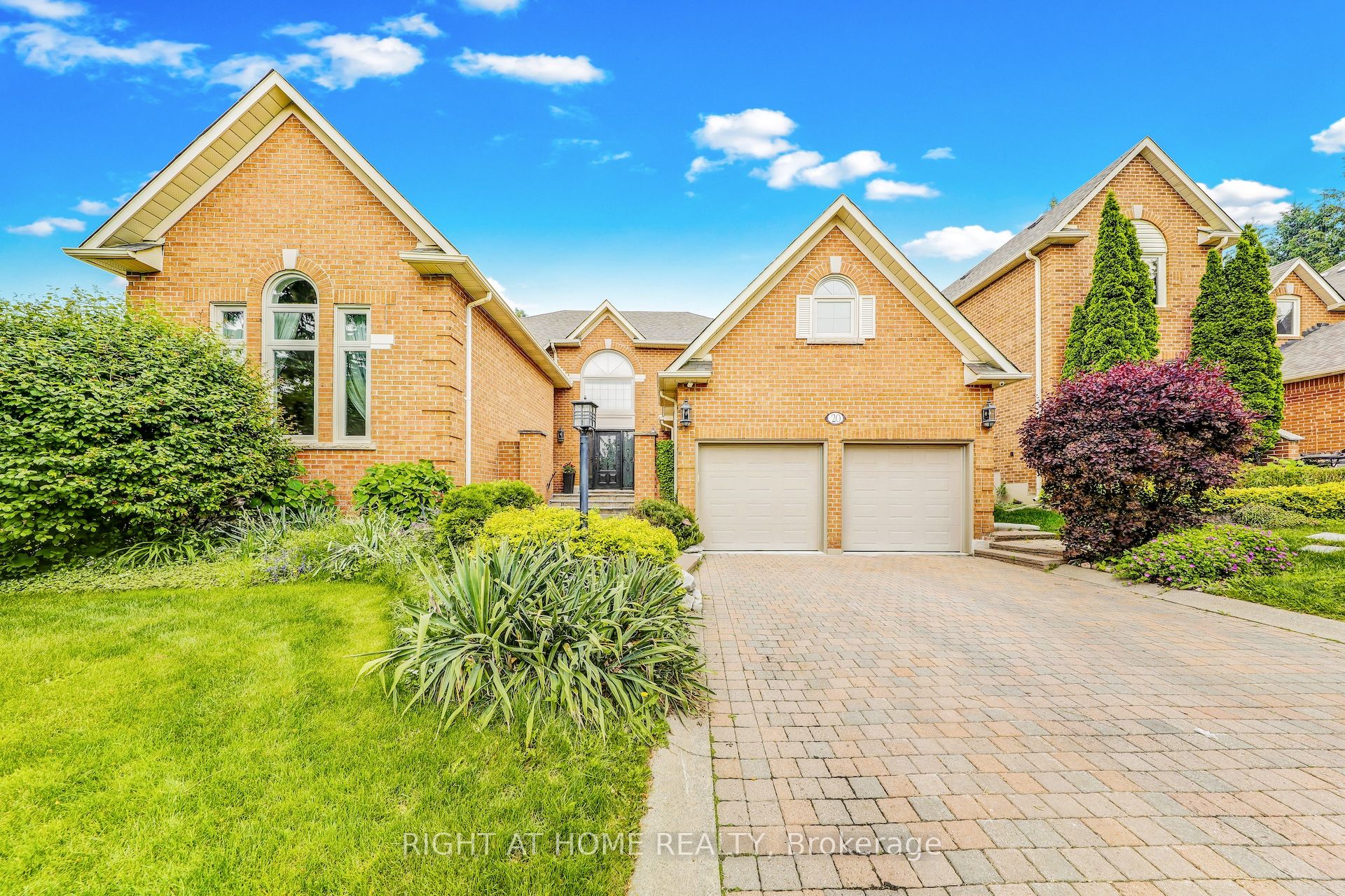 20 Woburn Drive Property Photo 1