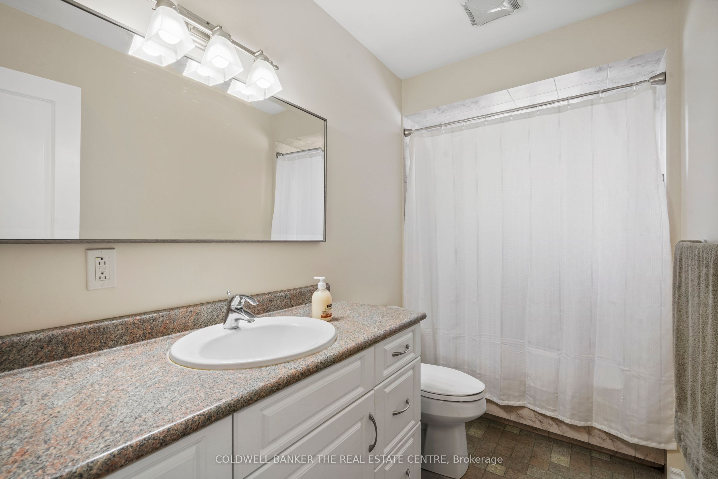 319 North Street Property Photo 21