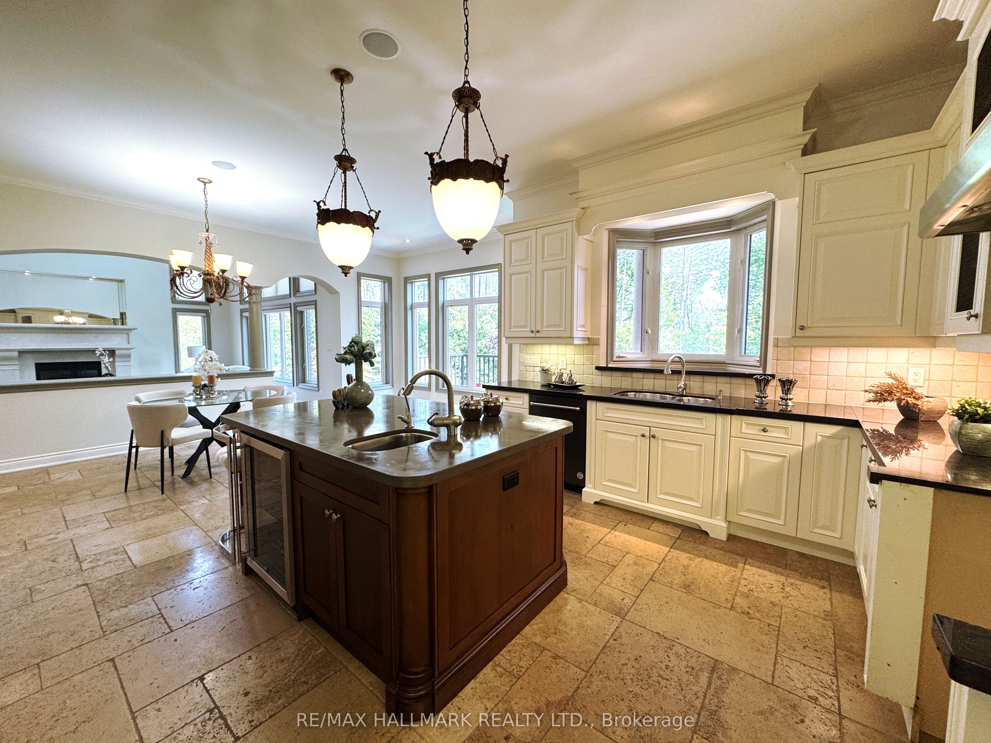 383 Paradelle Drive Property Photo 17
